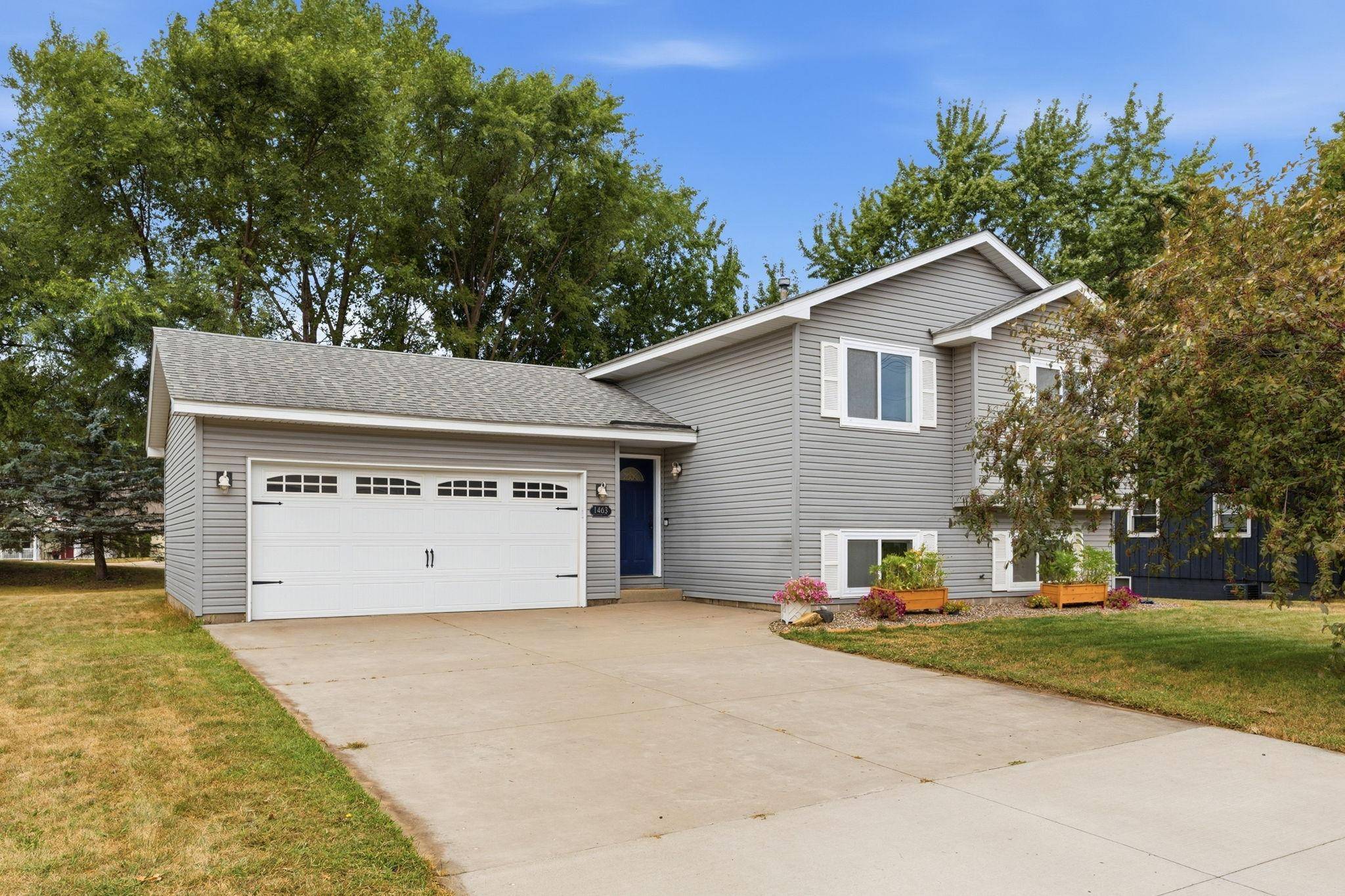 1463 Oakdale AVE, West Saint Paul, MN 55118