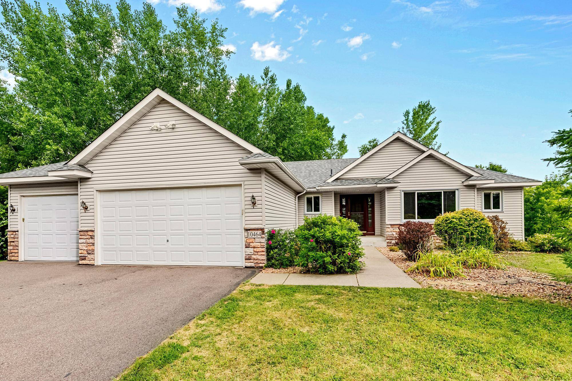 10464 Spruce ST, Chisago City, MN 55013