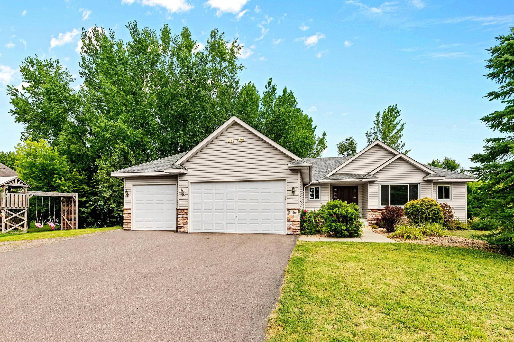 10464 Spruce ST, Chisago City, MN 55013