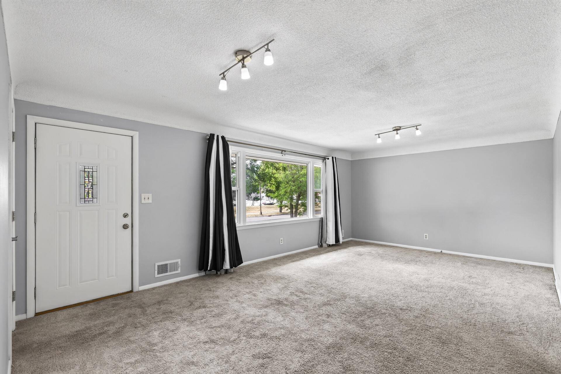 2173 Wilson AVE, Saint Paul, MN 55119