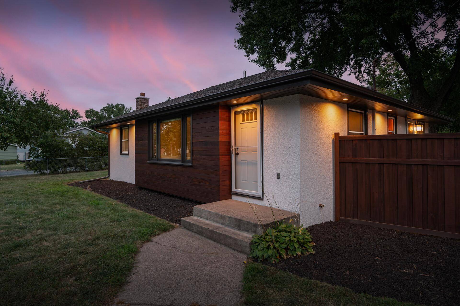 2019 Bromley ST, South Saint Paul, MN 55075