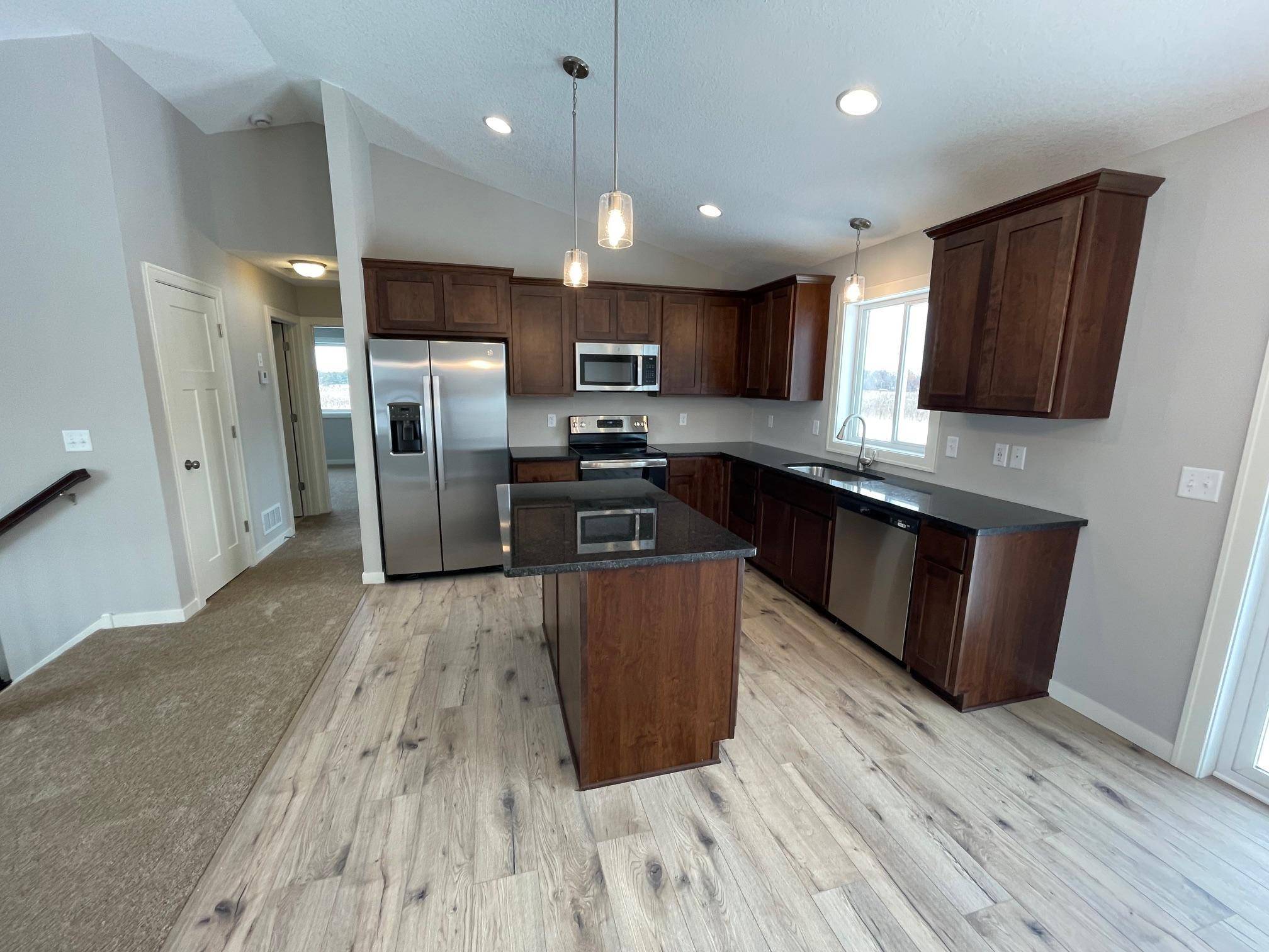3423 Maple DR S, Cambridge, MN 55008