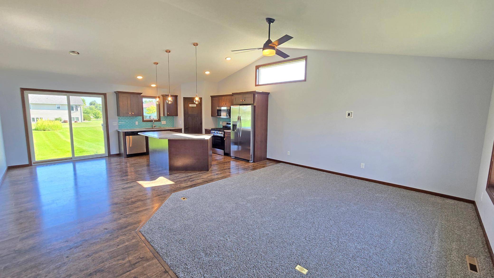 416 Torrey Pines DR, Mankato, MN 56001