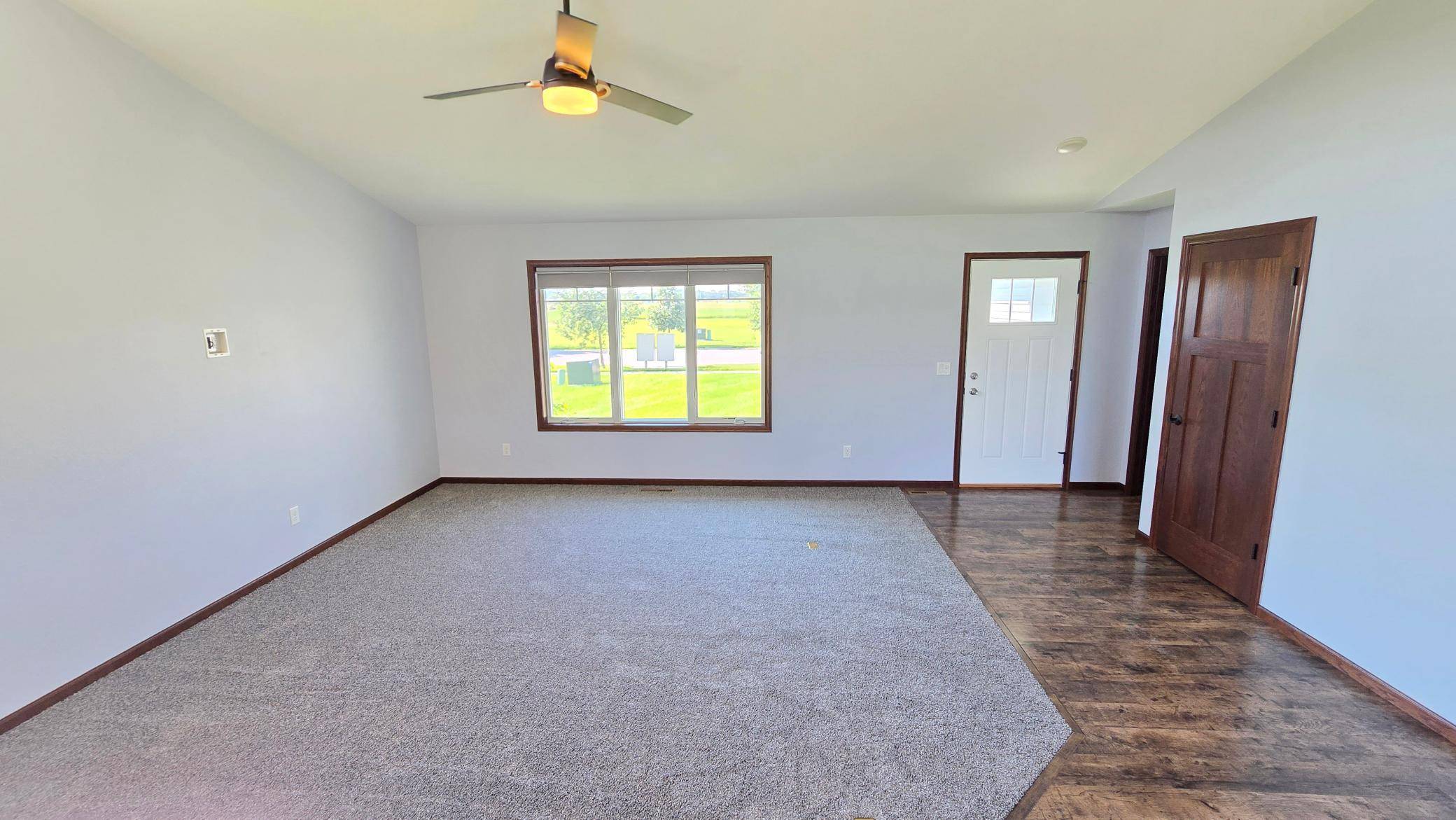 416 Torrey Pines DR, Mankato, MN 56001