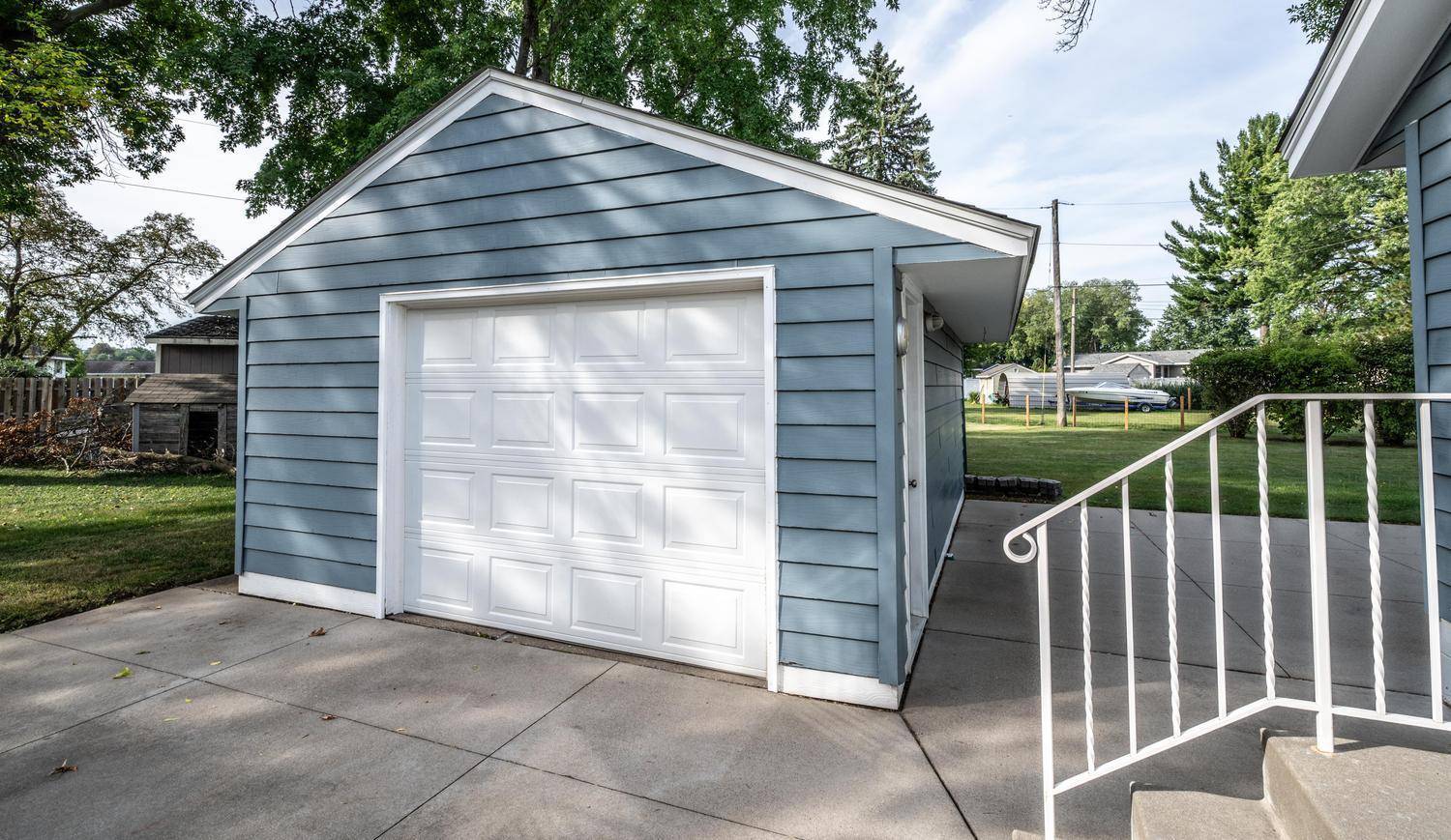 1202 Sunnyside DR, Farmington, MN 55024