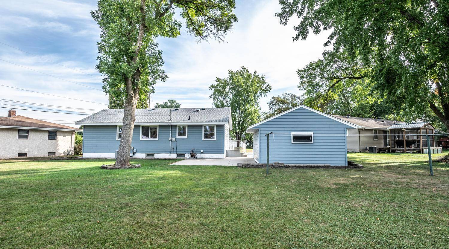 1202 Sunnyside DR, Farmington, MN 55024