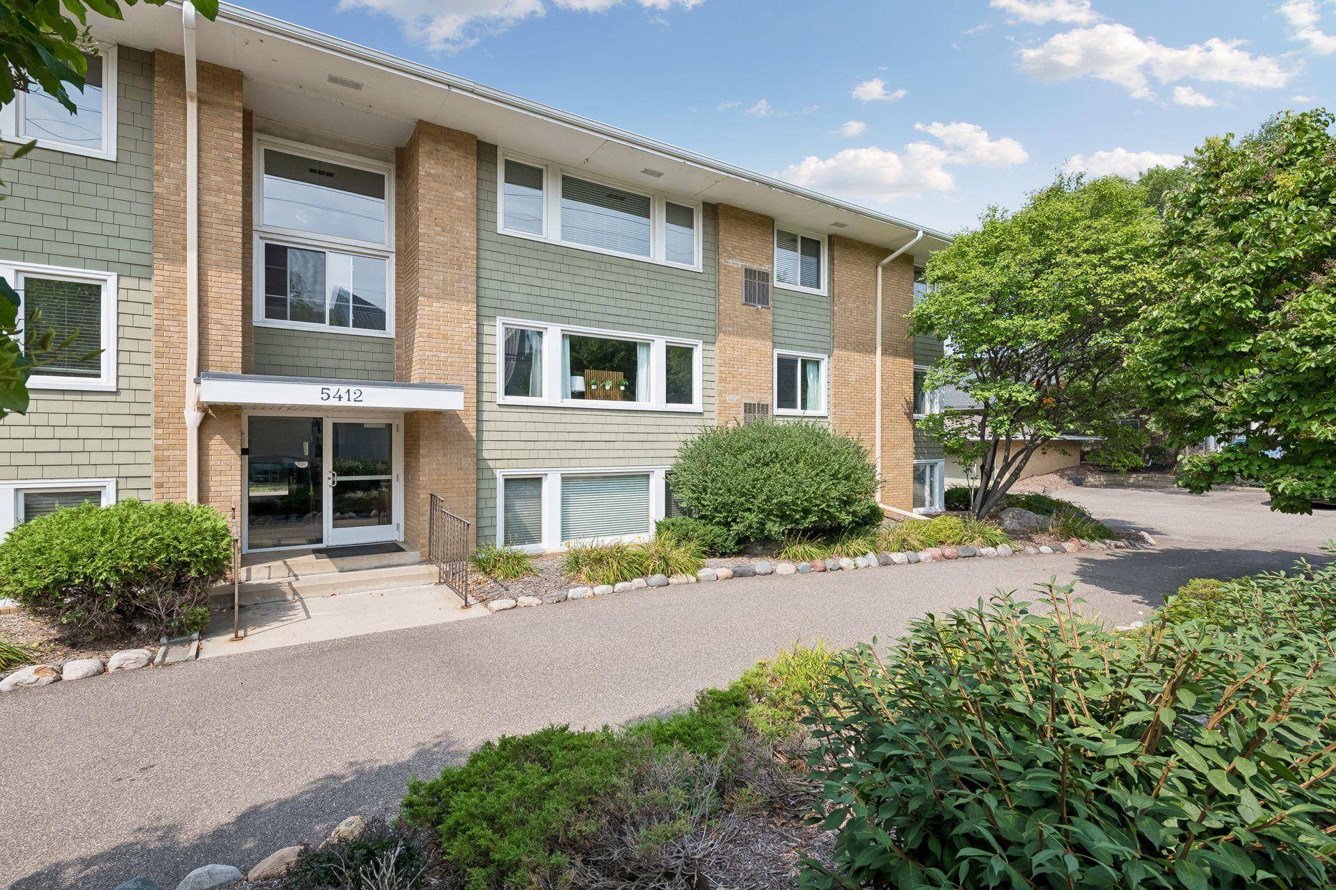 5412 France AVE S #112, Edina, MN 55410