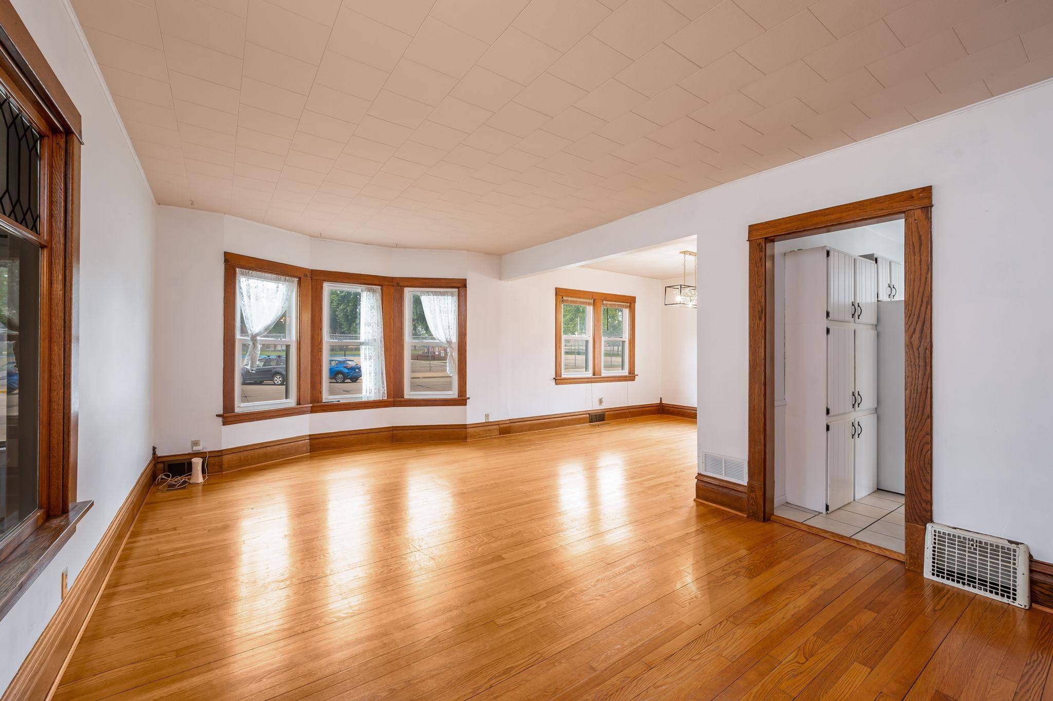 203 N Galbraith ST, Blue Earth, MN 56013