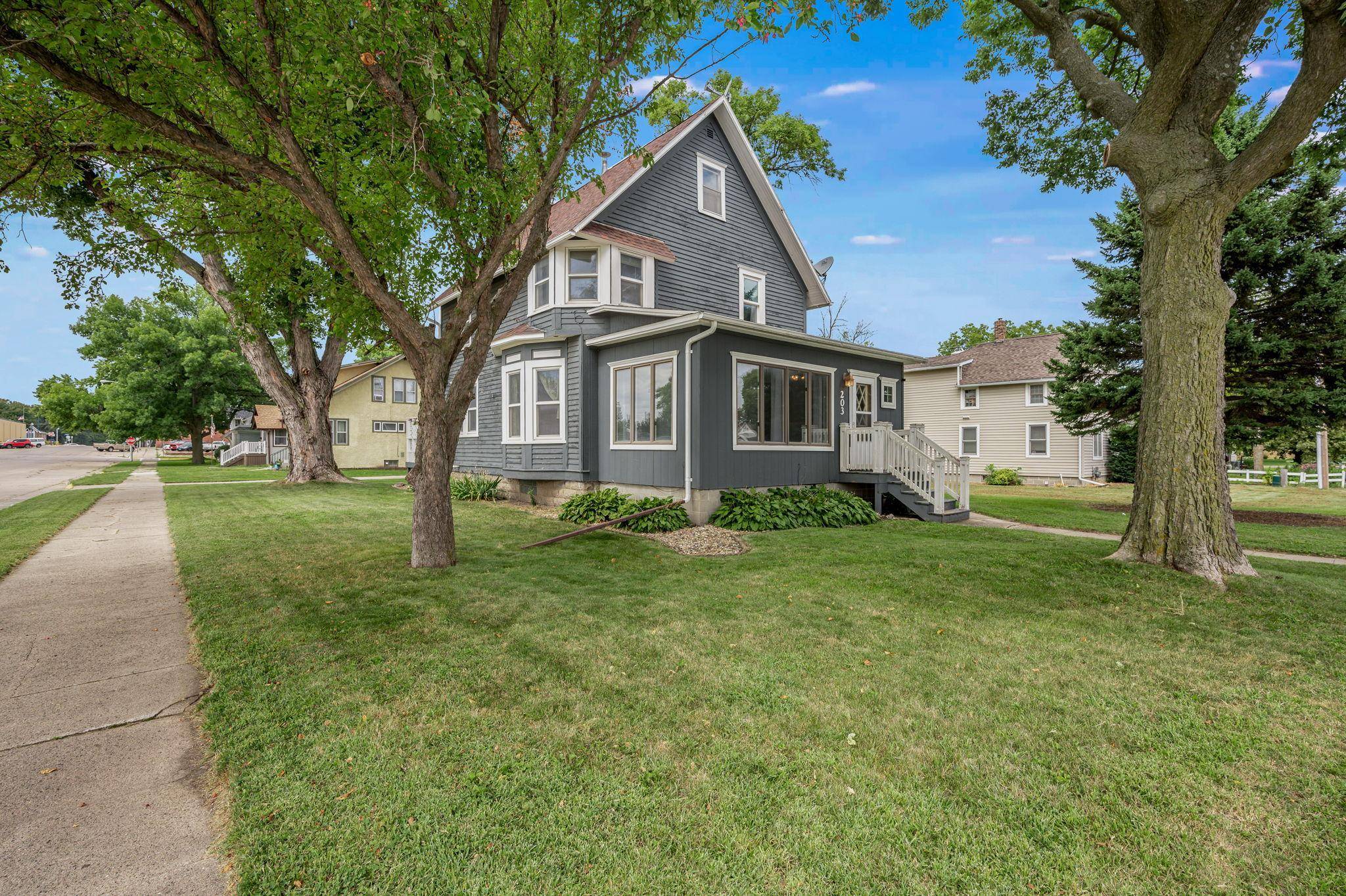 203 N Galbraith ST, Blue Earth, MN 56013