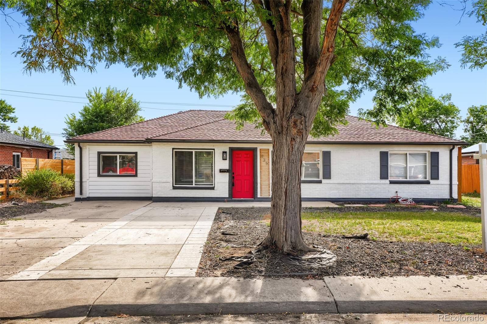 935 Quari ST, Aurora, CO 80011