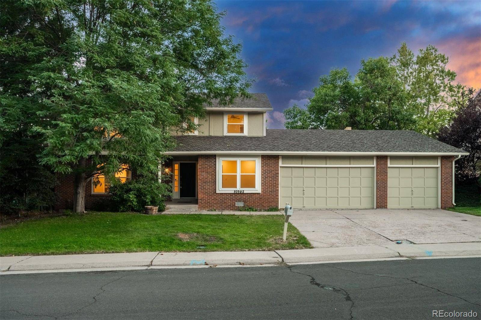 10562 E Maplewood DR, Englewood, CO 80111