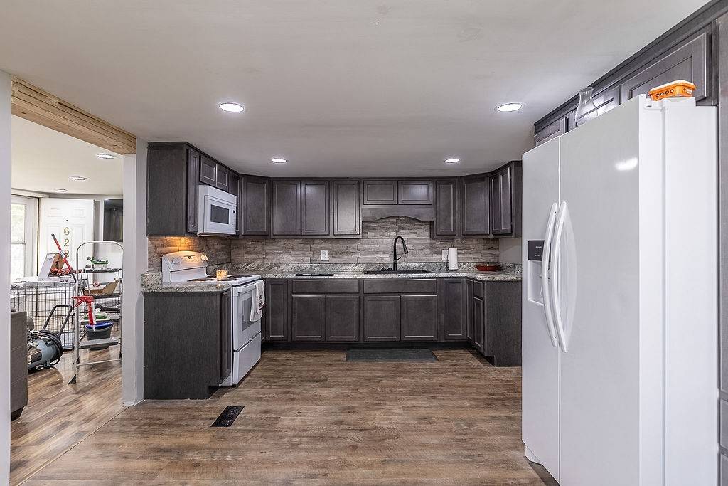 622 Vass Ln, Hopkinsville, KY 42240