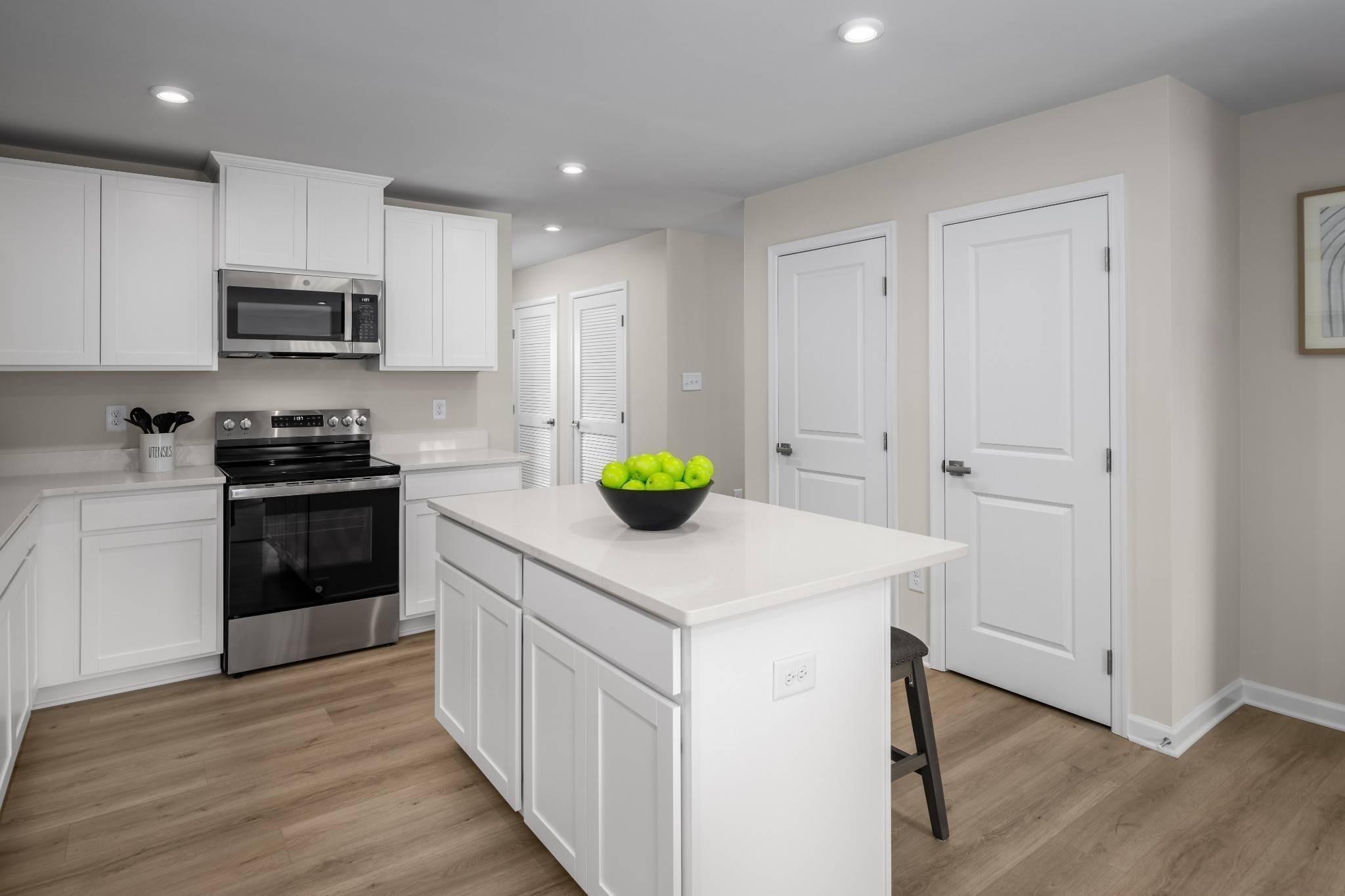 1028 Biscayne St #201, White House, TN 37188