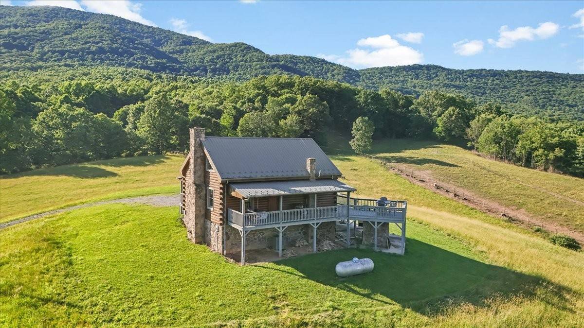 490 Mountain Springs Rd, Tannersville, VA 24377