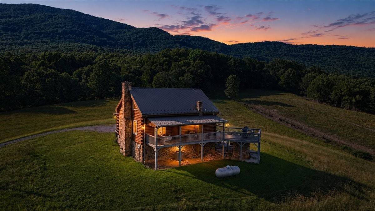 490 Mountain Springs Rd, Tannersville, VA 24377