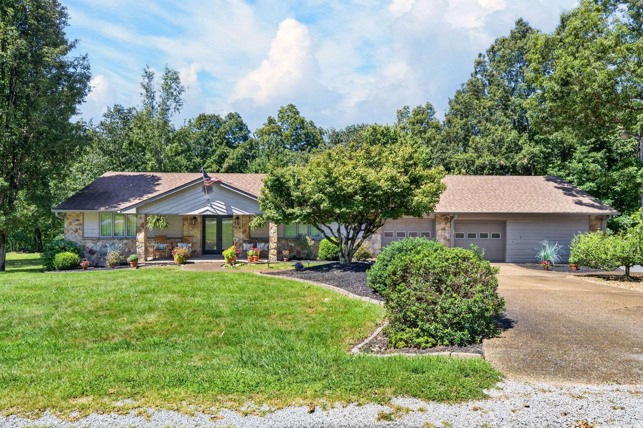 114 Morris Ln, Crossville, TN 38558