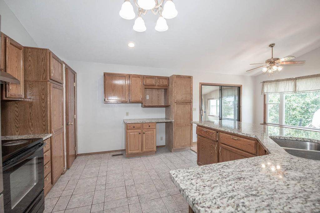 1819 S Cranbrook Ave, Wichita, KS 67207