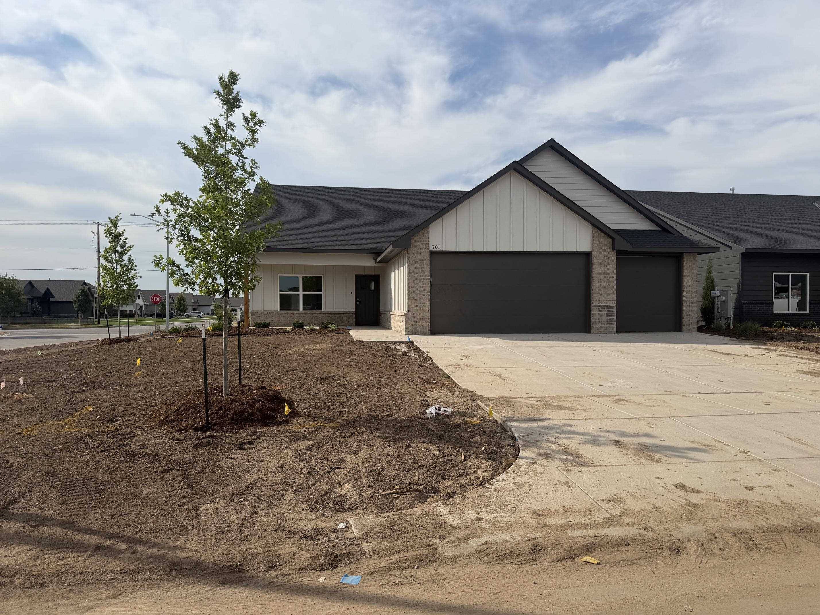 701 N Wheatland Ct, Wichita, KS 67235