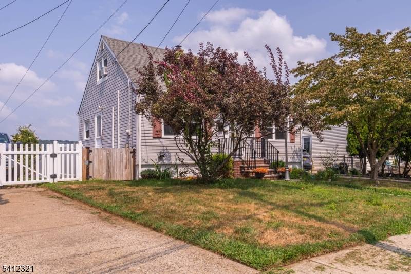 26 Edward Ct, Clifton City, NJ 07011