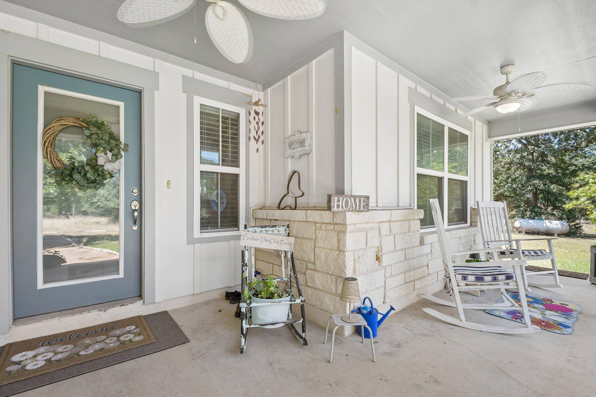 596 Pleasant Grove LOOP, Elgin, TX 78621