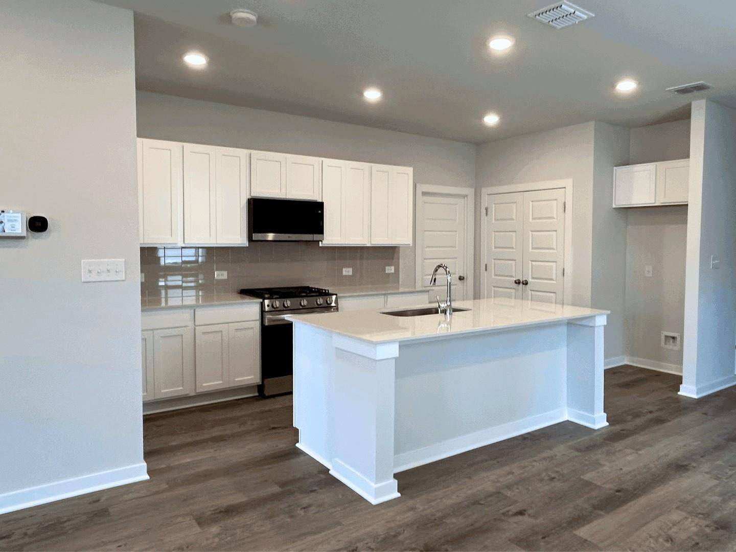 106 Hornet ST, Elgin, TX 78621