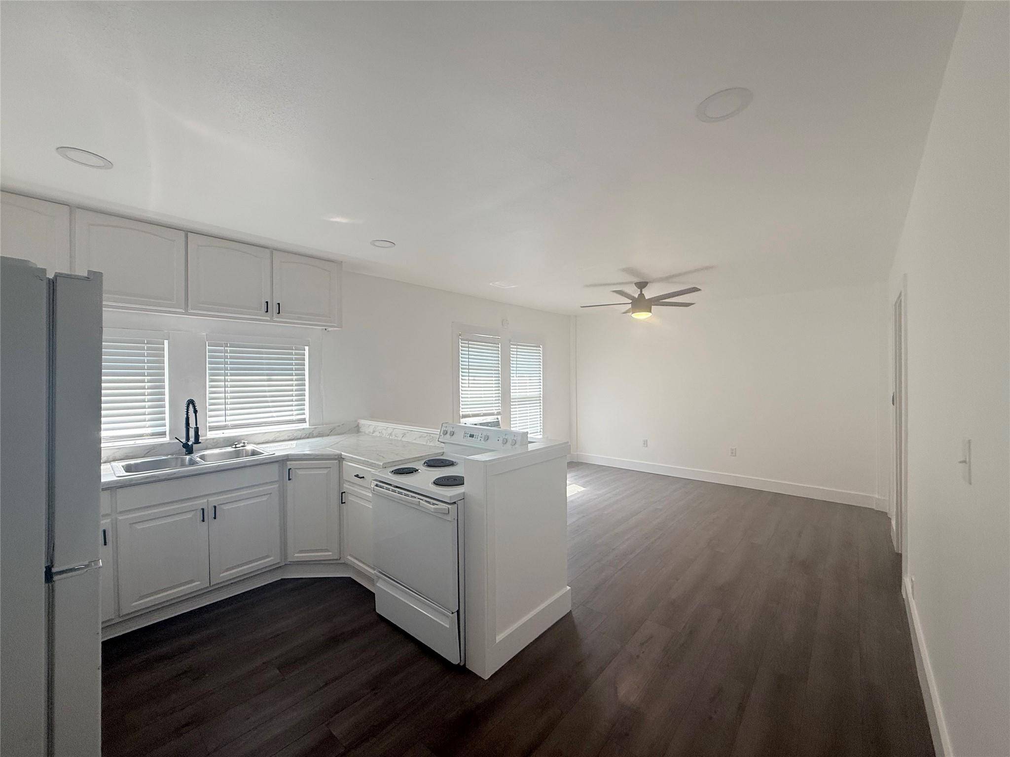 126 Smith LN #E, San Marcos, TX 78666