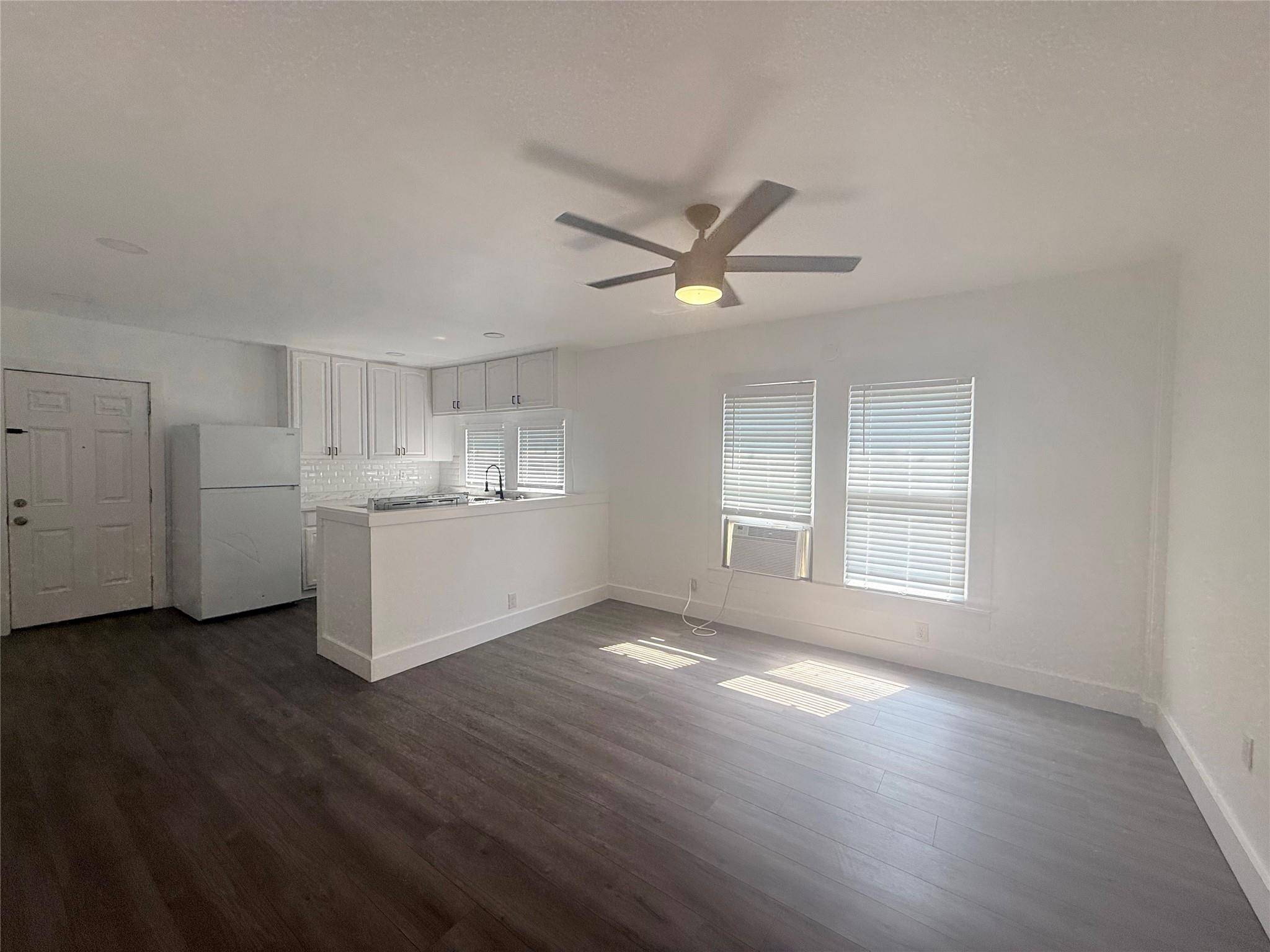 126 Smith LN #E, San Marcos, TX 78666