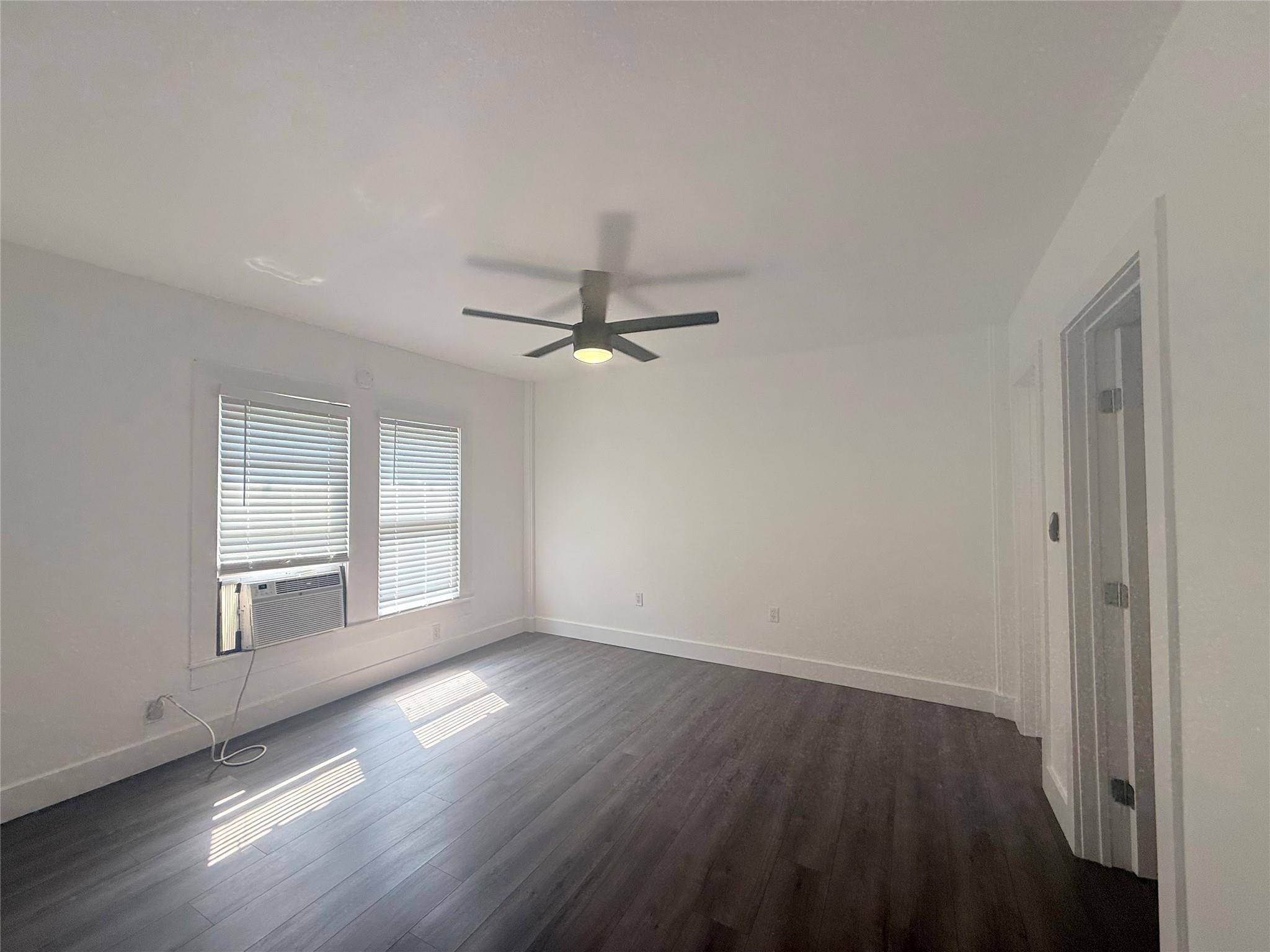 126 Smith LN #E, San Marcos, TX 78666