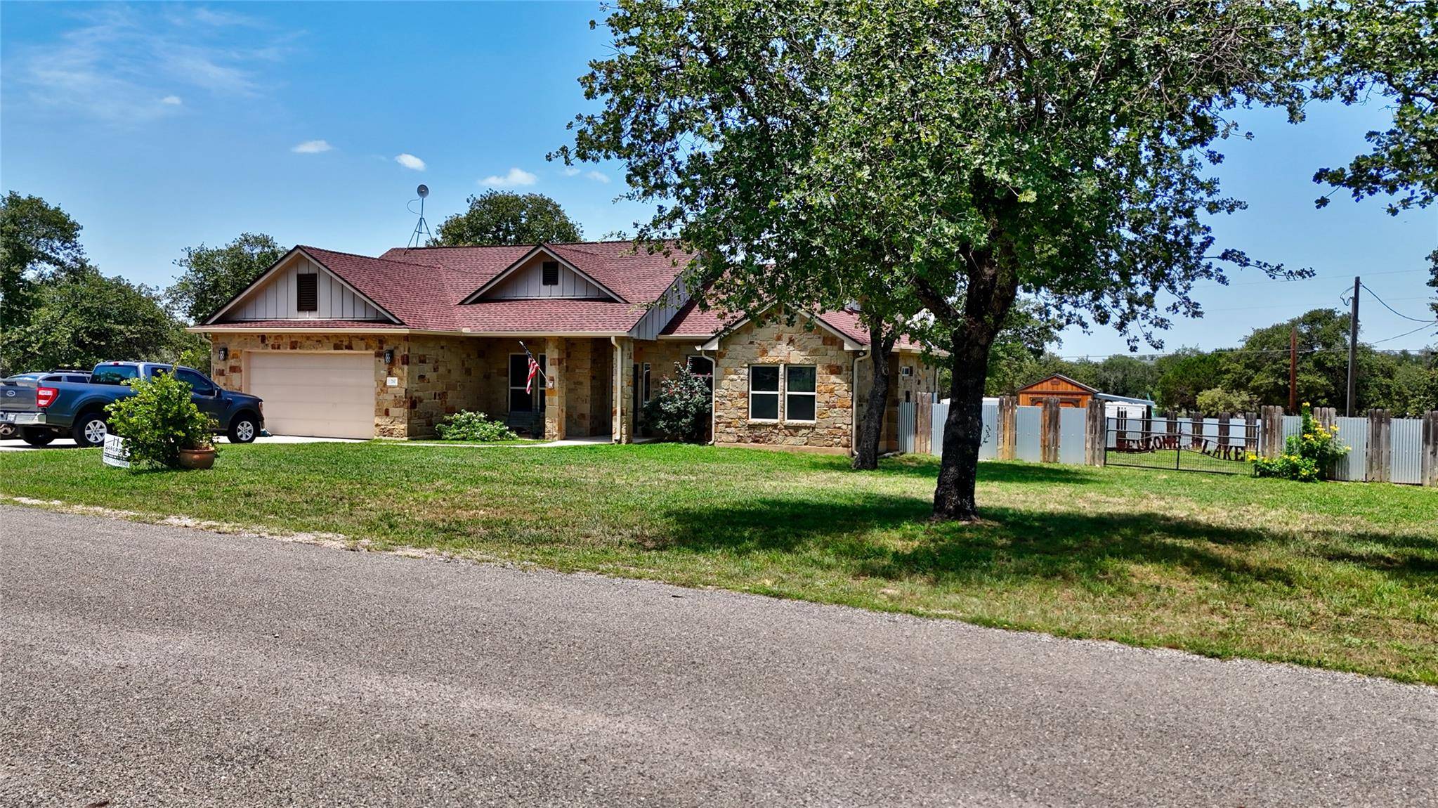 710 Panorama DR, Buchanan Dam, TX 78609