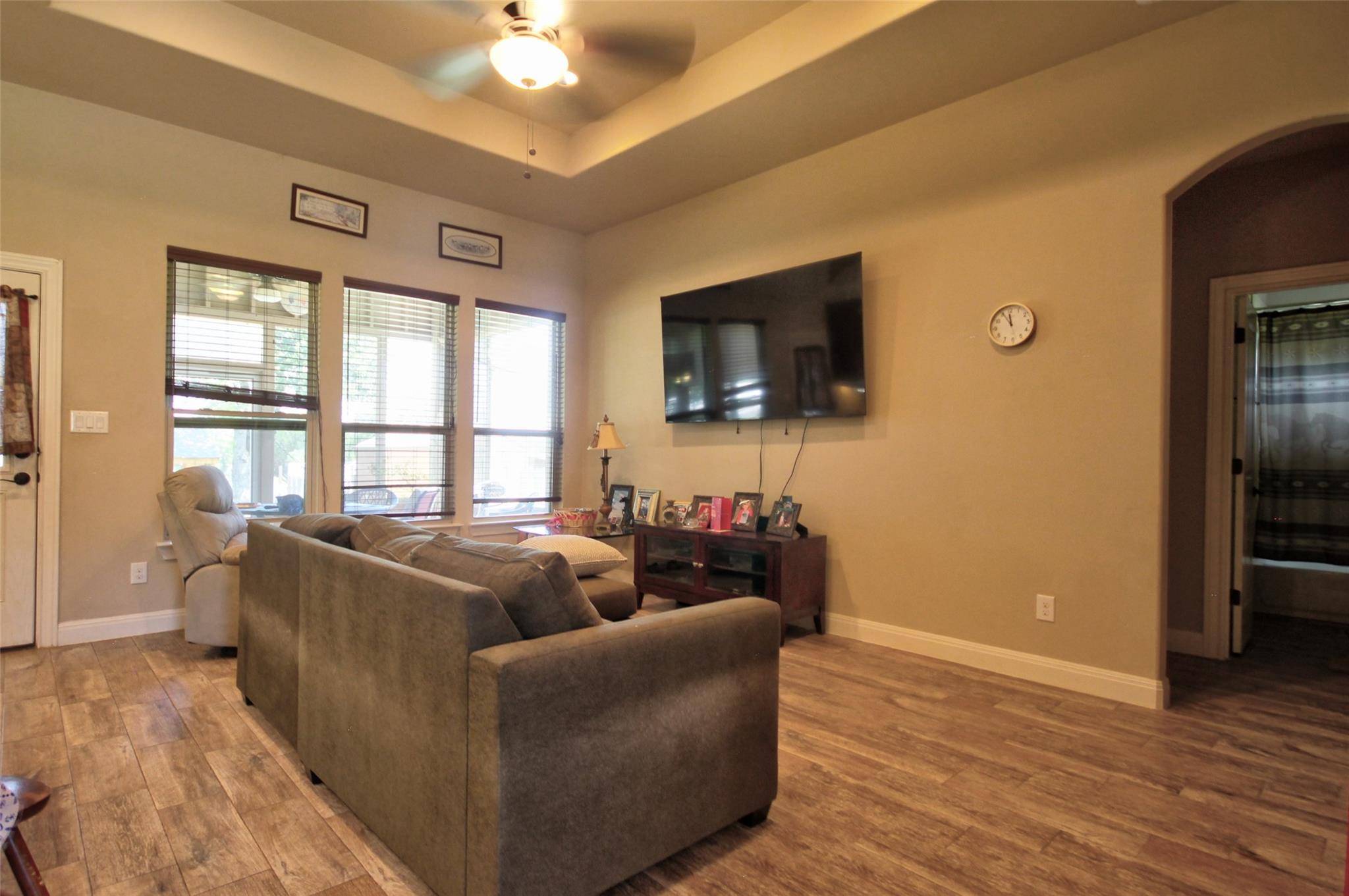 710 Panorama DR, Buchanan Dam, TX 78609