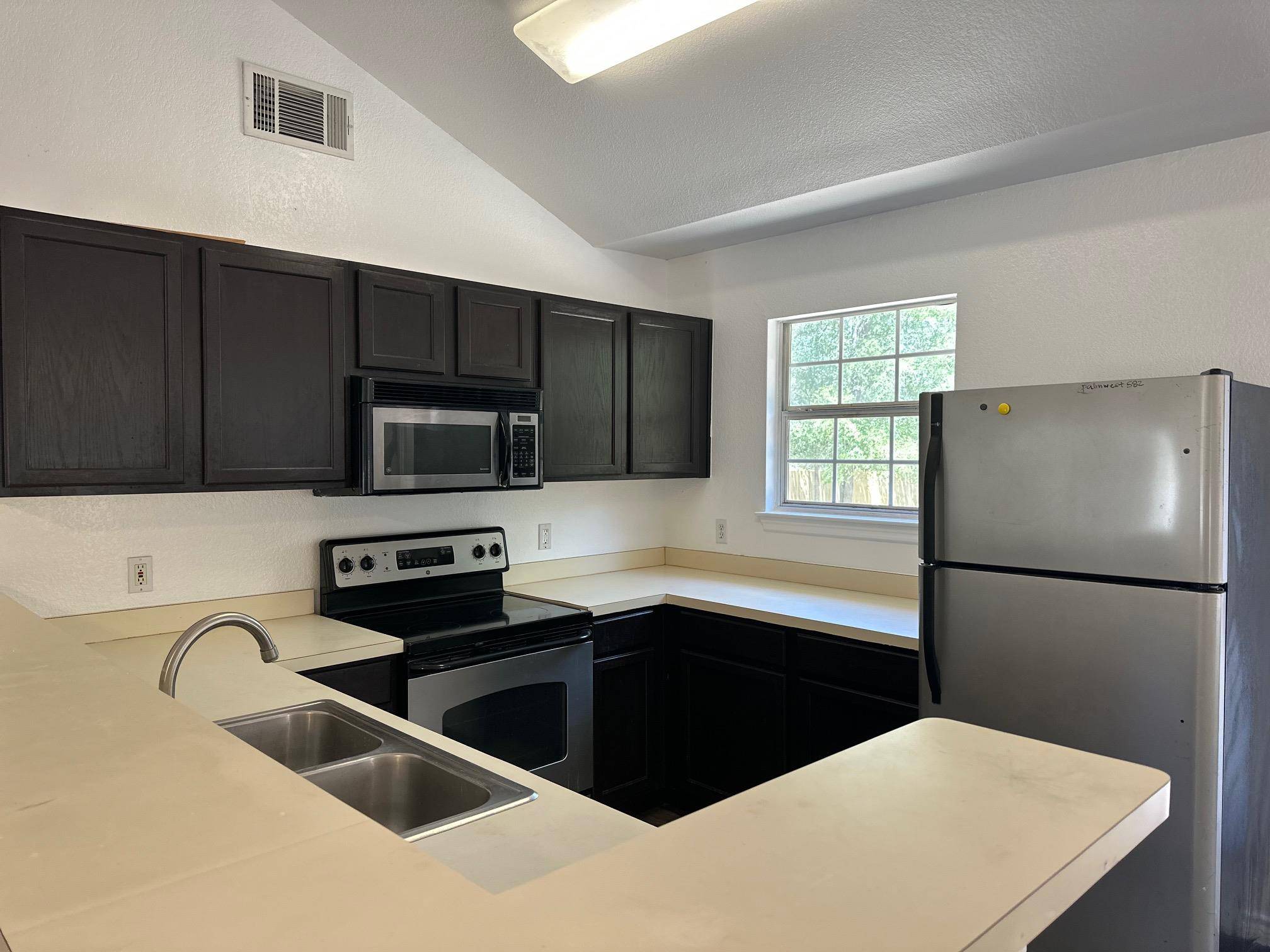 146 Waikakaaua DR, Bastrop, TX 78602