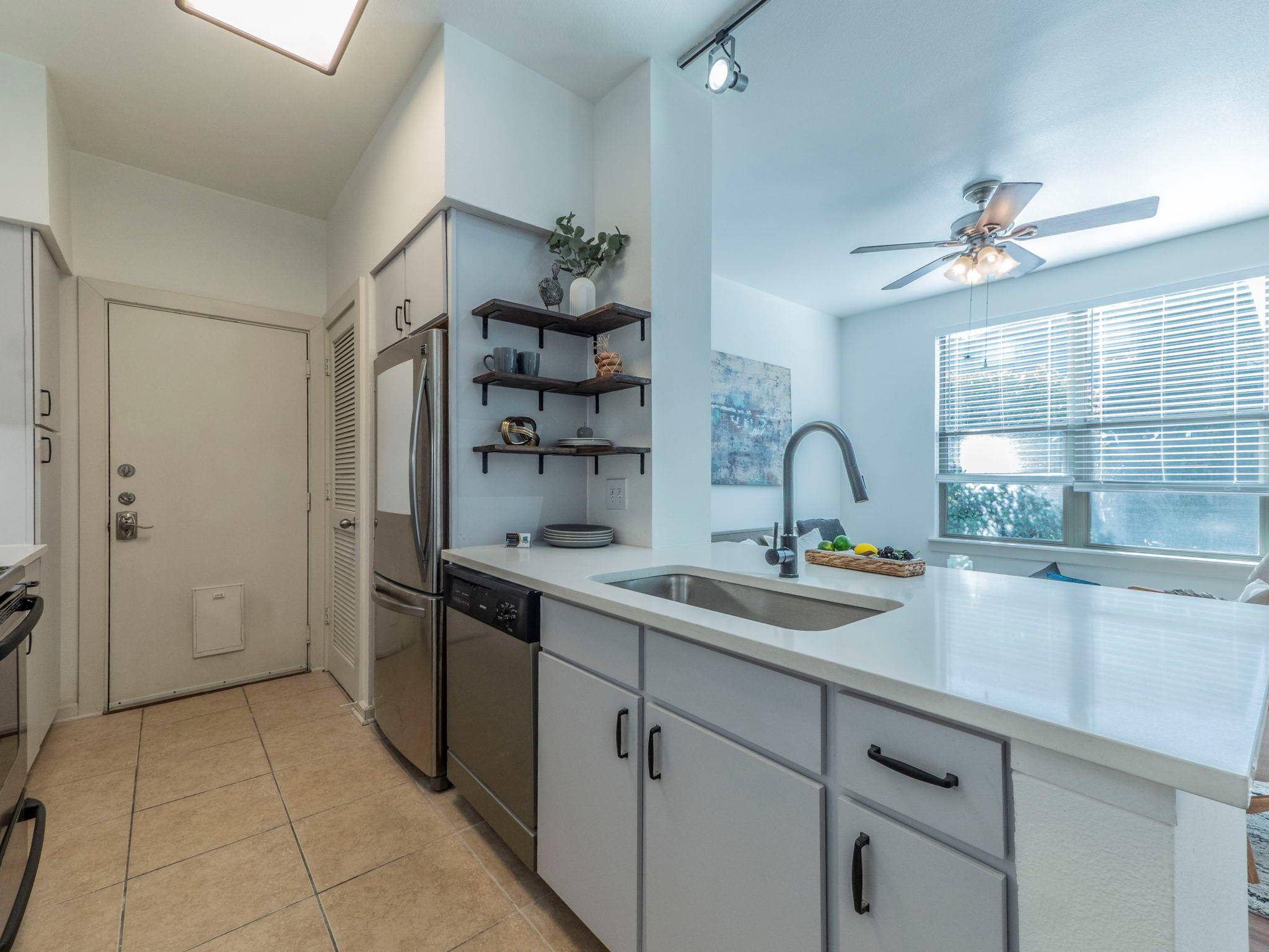 1201 Grove BLVD #702, Austin, TX 78741