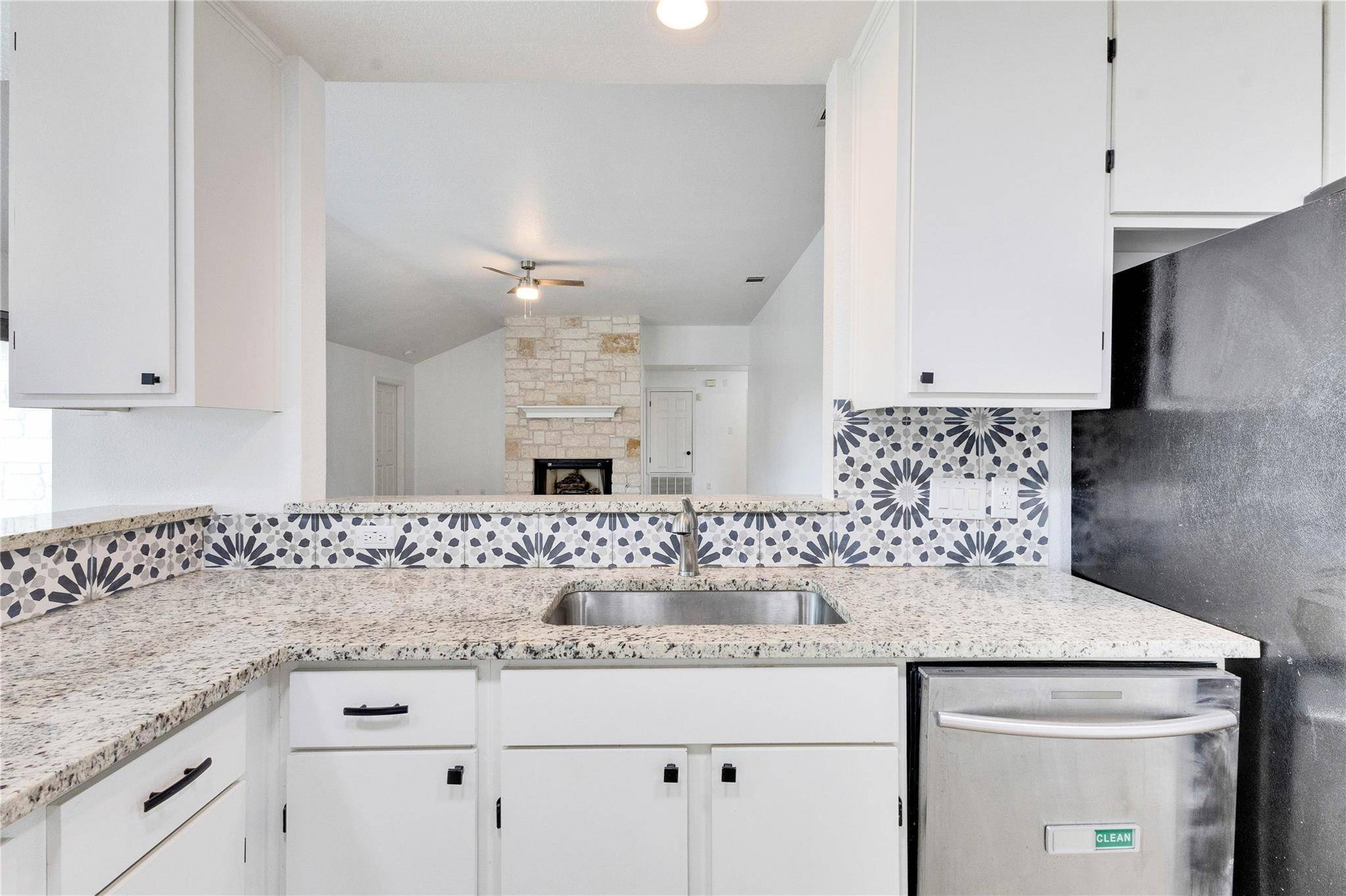 451 County Road 276 RD, Leander, TX 78641