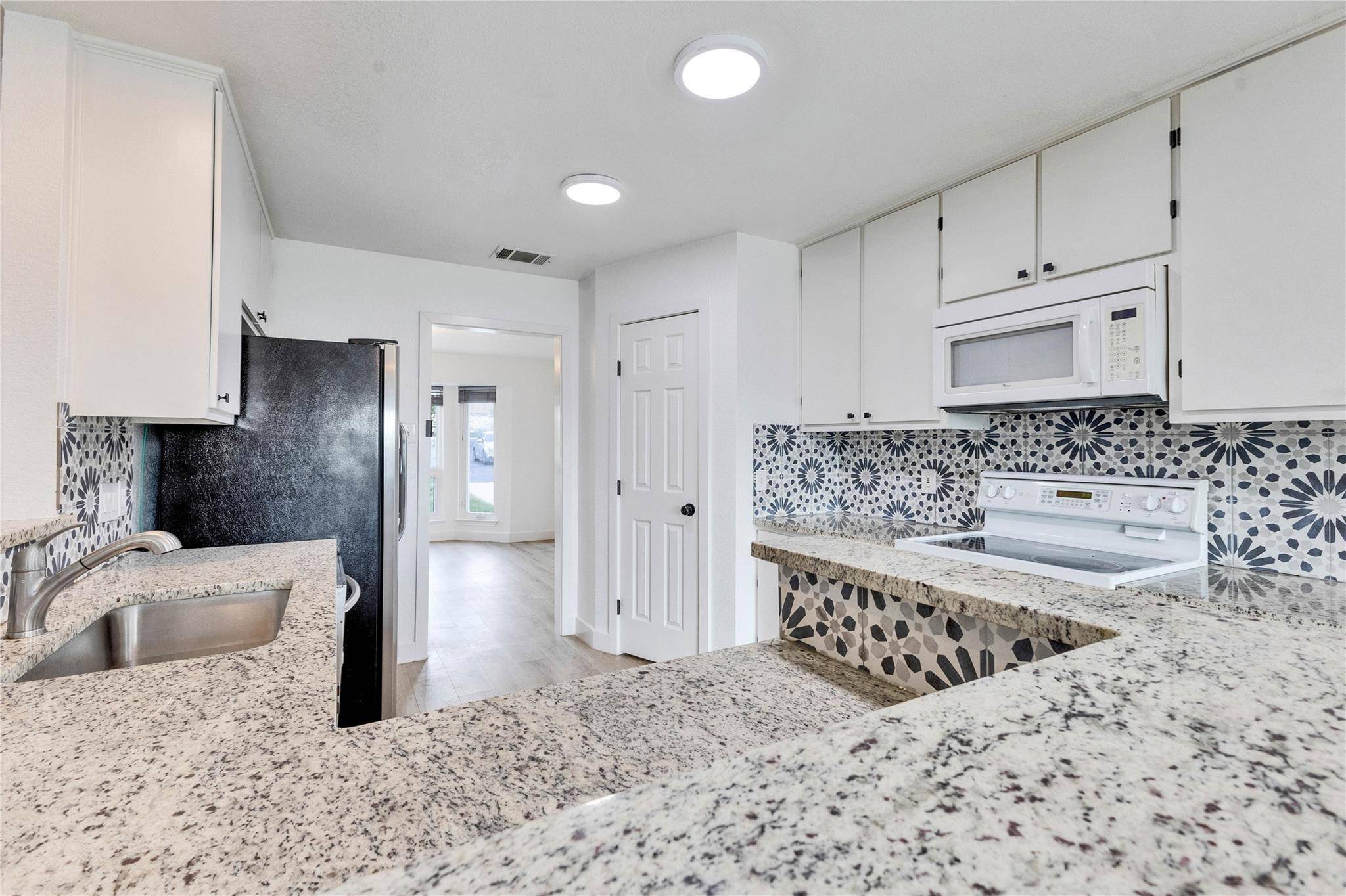 451 County Road 276 RD, Leander, TX 78641