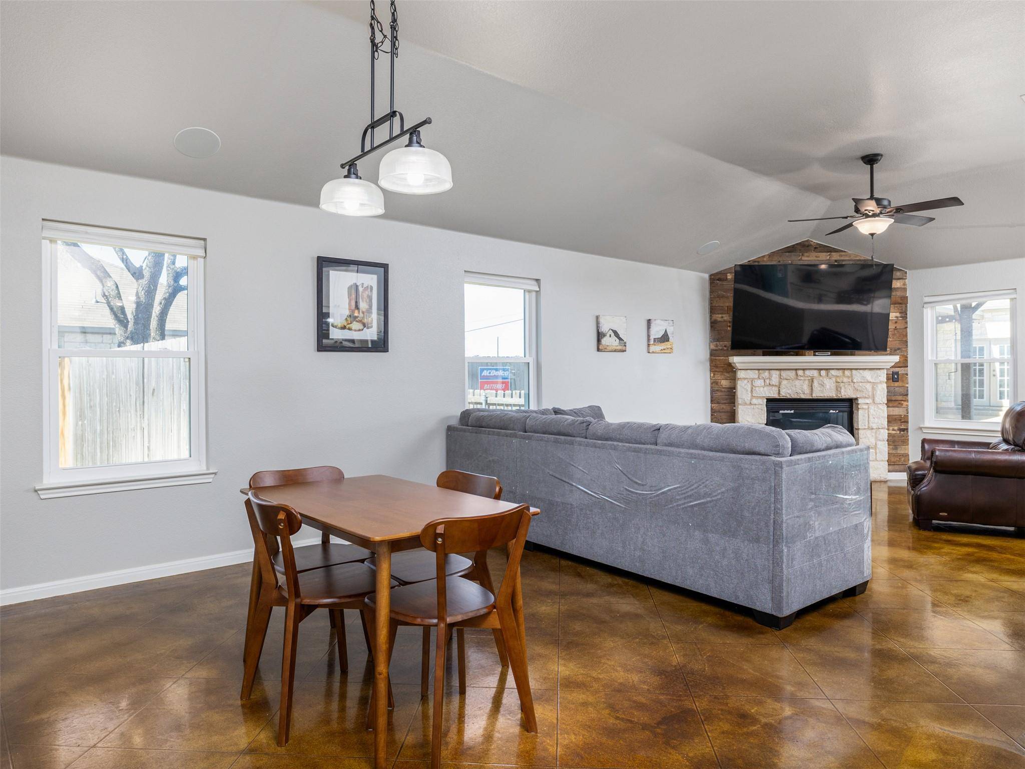 208 S Buffalo PASS, Georgetown, TX 78633