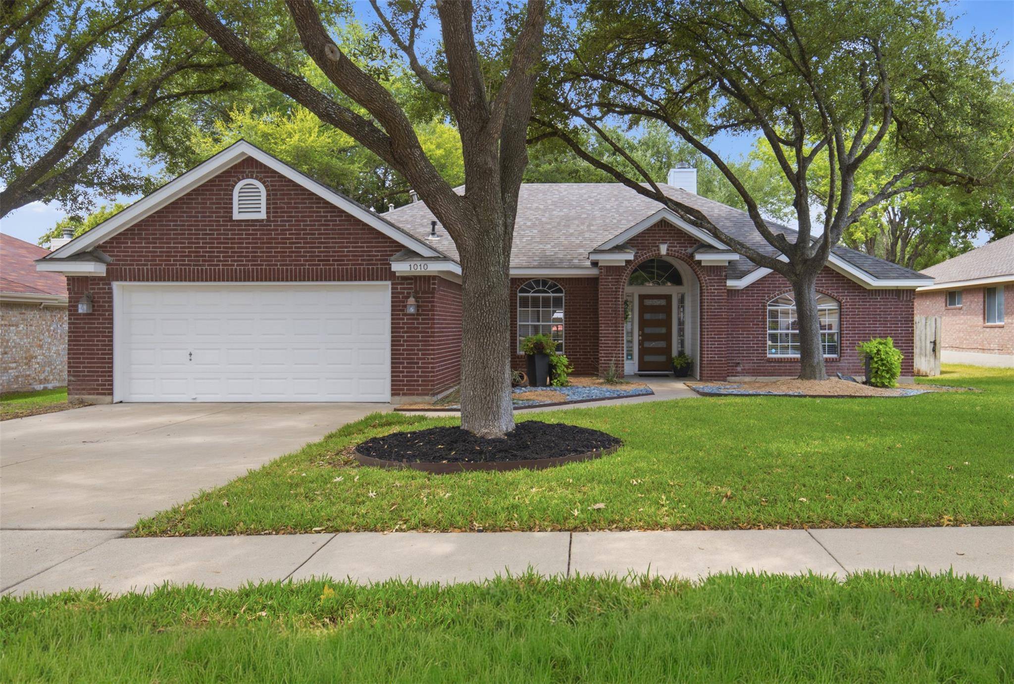 1010 Rocky Creek DR, Pflugerville, TX 78660