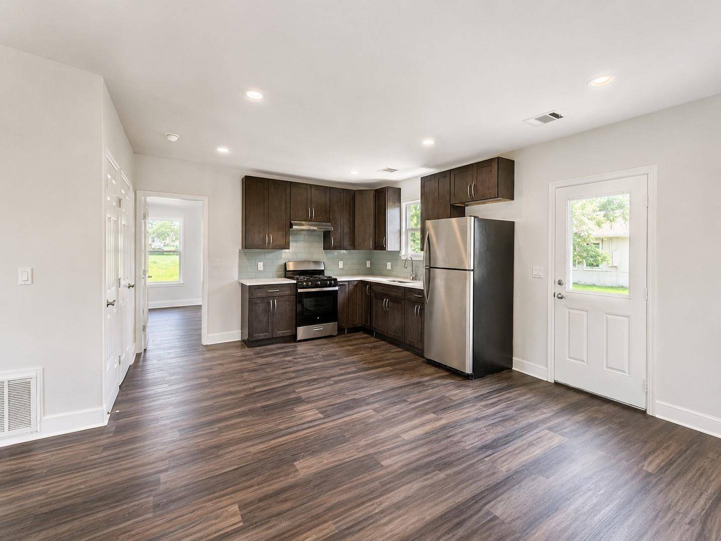 904 Austin ST E, Luling, TX 78648