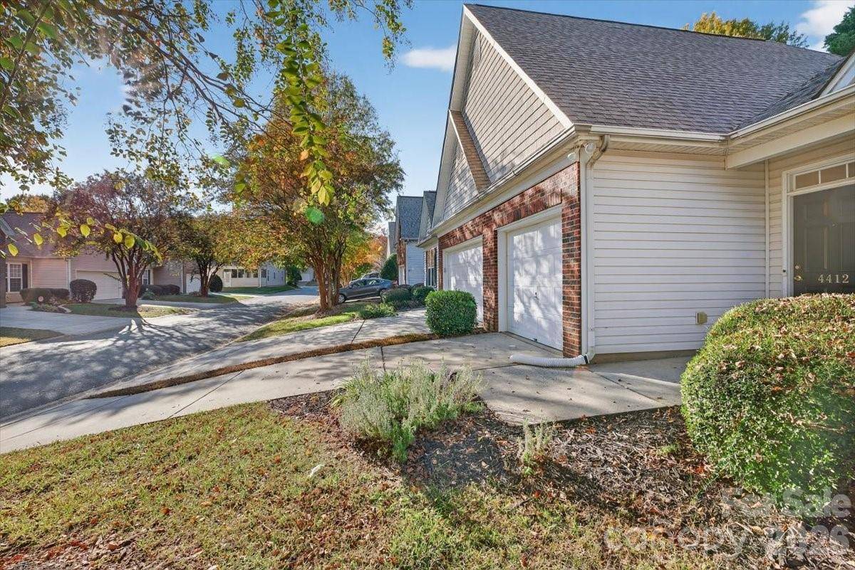 4412 Glenlea Commons DR, Charlotte, NC 28216