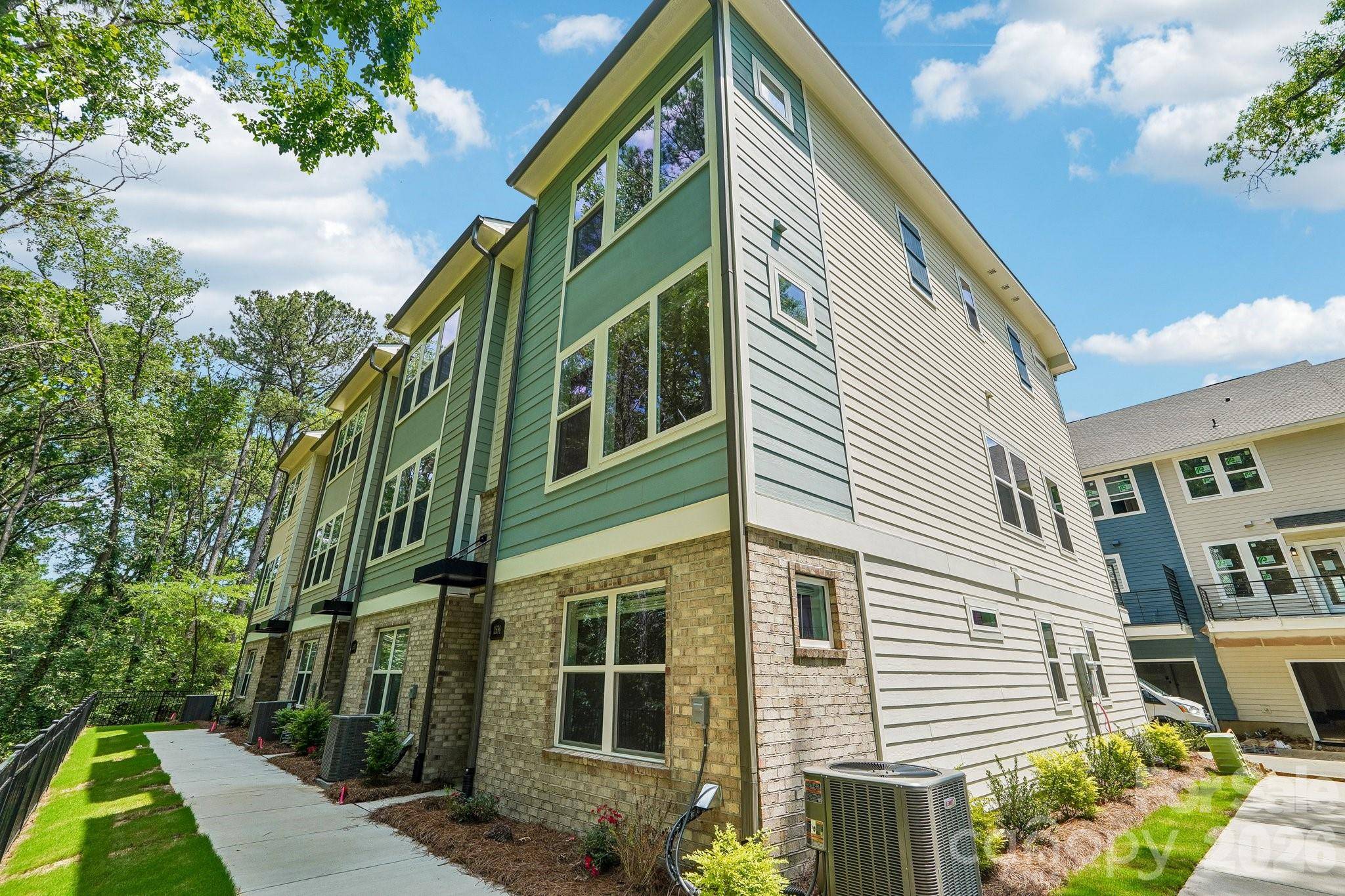 1526 Lithium LN, Charlotte, NC 28211