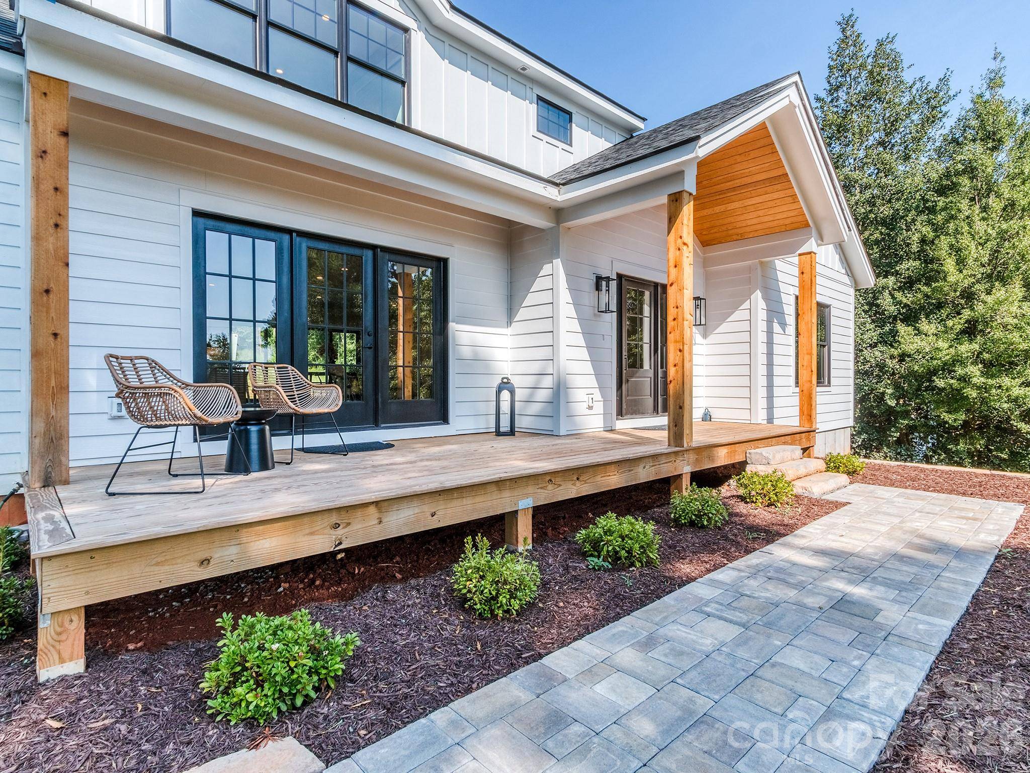 4899 Moonlite Bay DR, Sherrills Ford, NC 28673