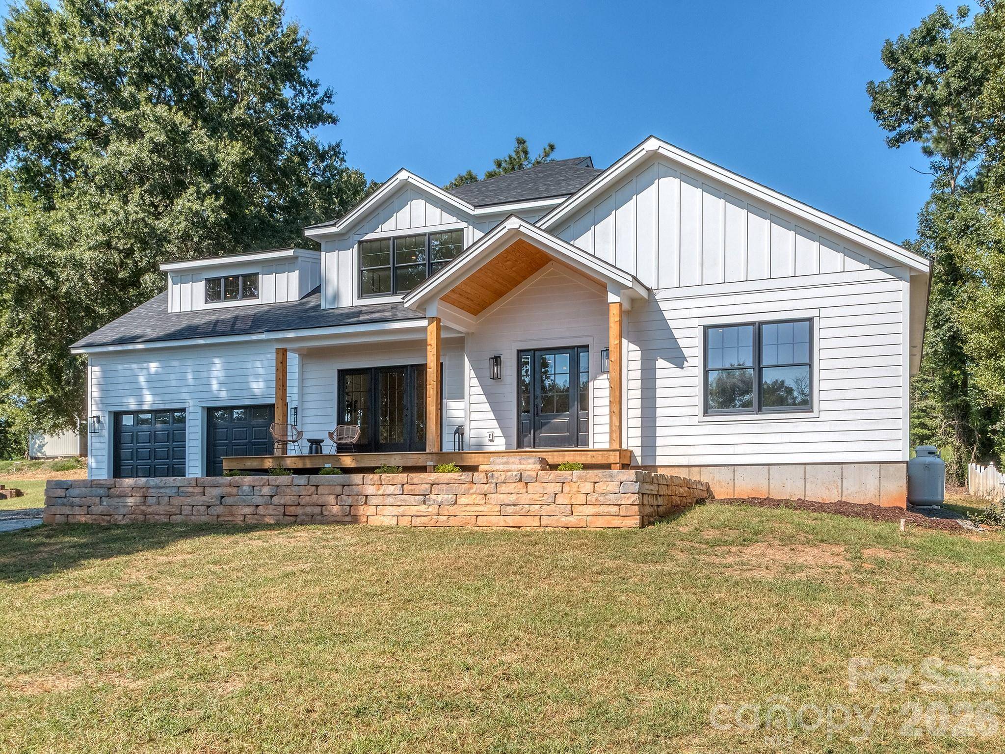 4899 Moonlite Bay DR, Sherrills Ford, NC 28673