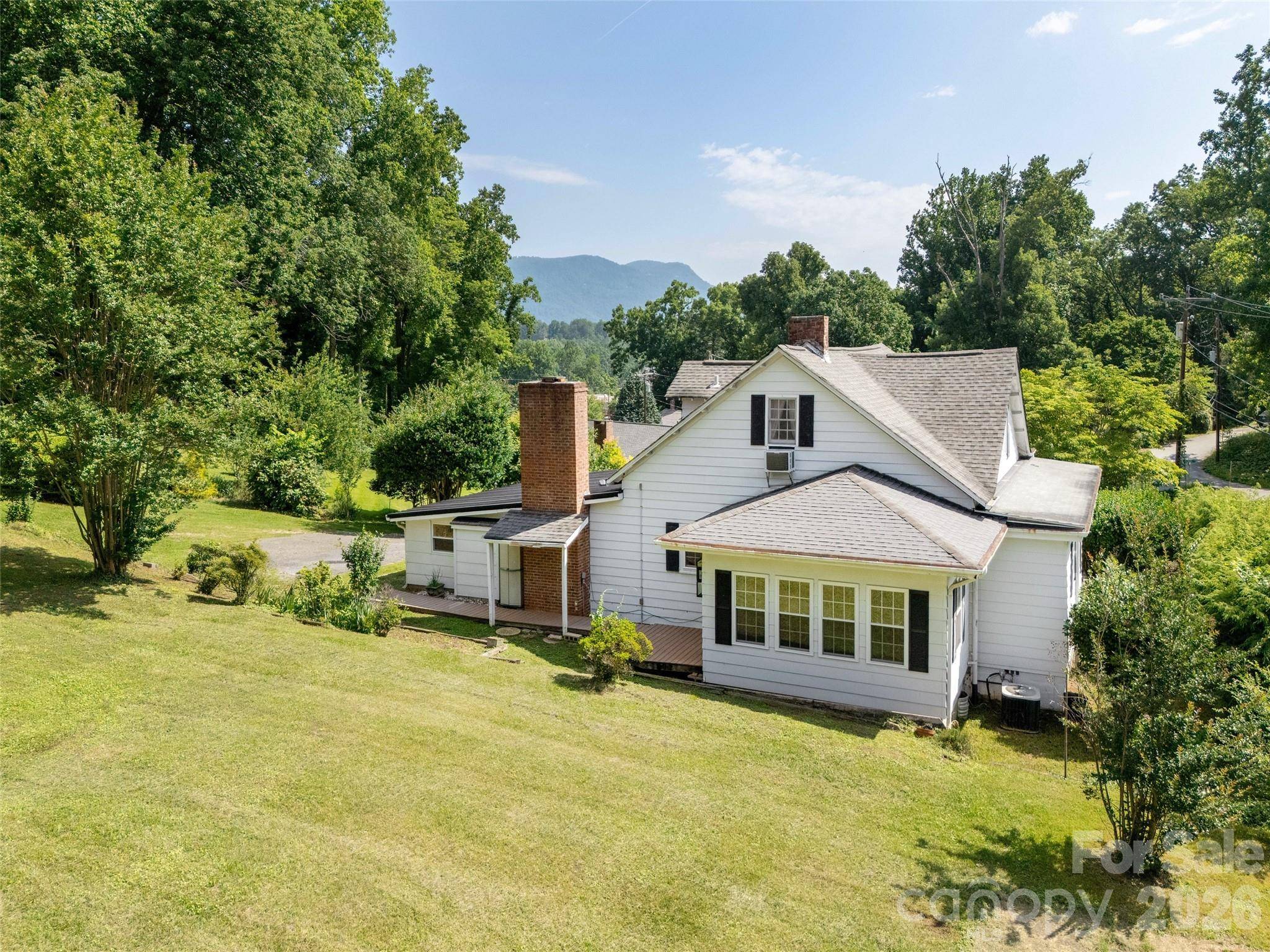 34 Lockhart RD, Tryon, NC 28782