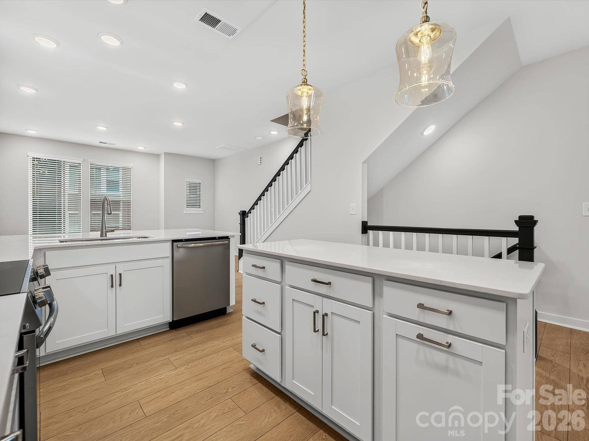 1140 Bismuth LN, Charlotte, NC 28211