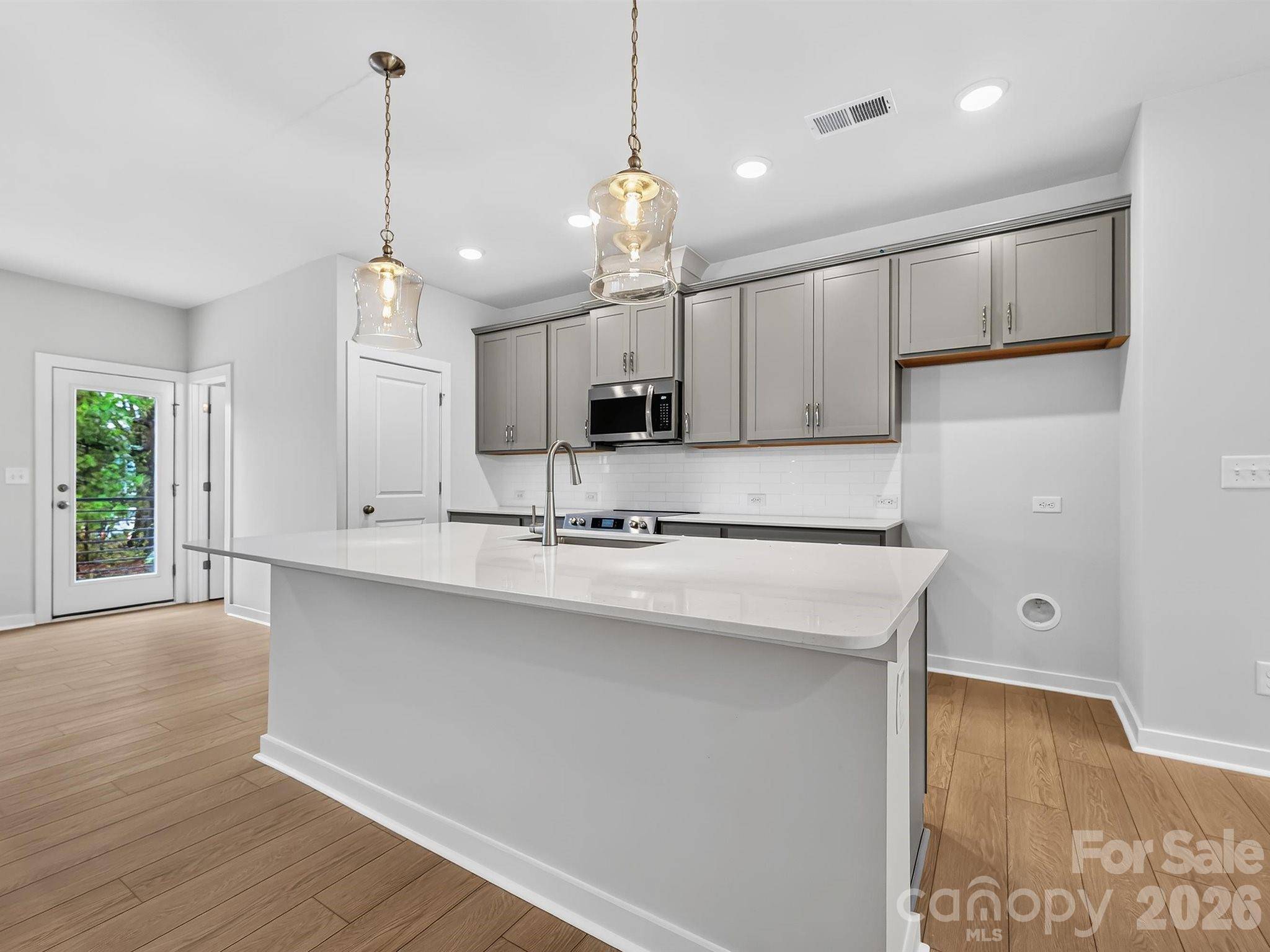 1136 Bismuth LN, Charlotte, NC 28211