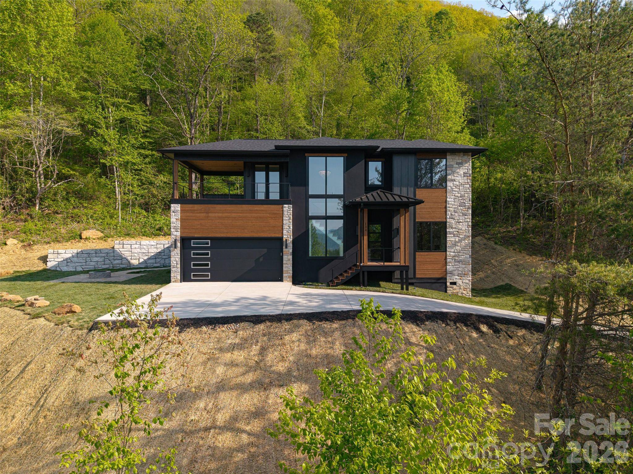 134 View Ridge Pkwy, Leicester, NC 28748