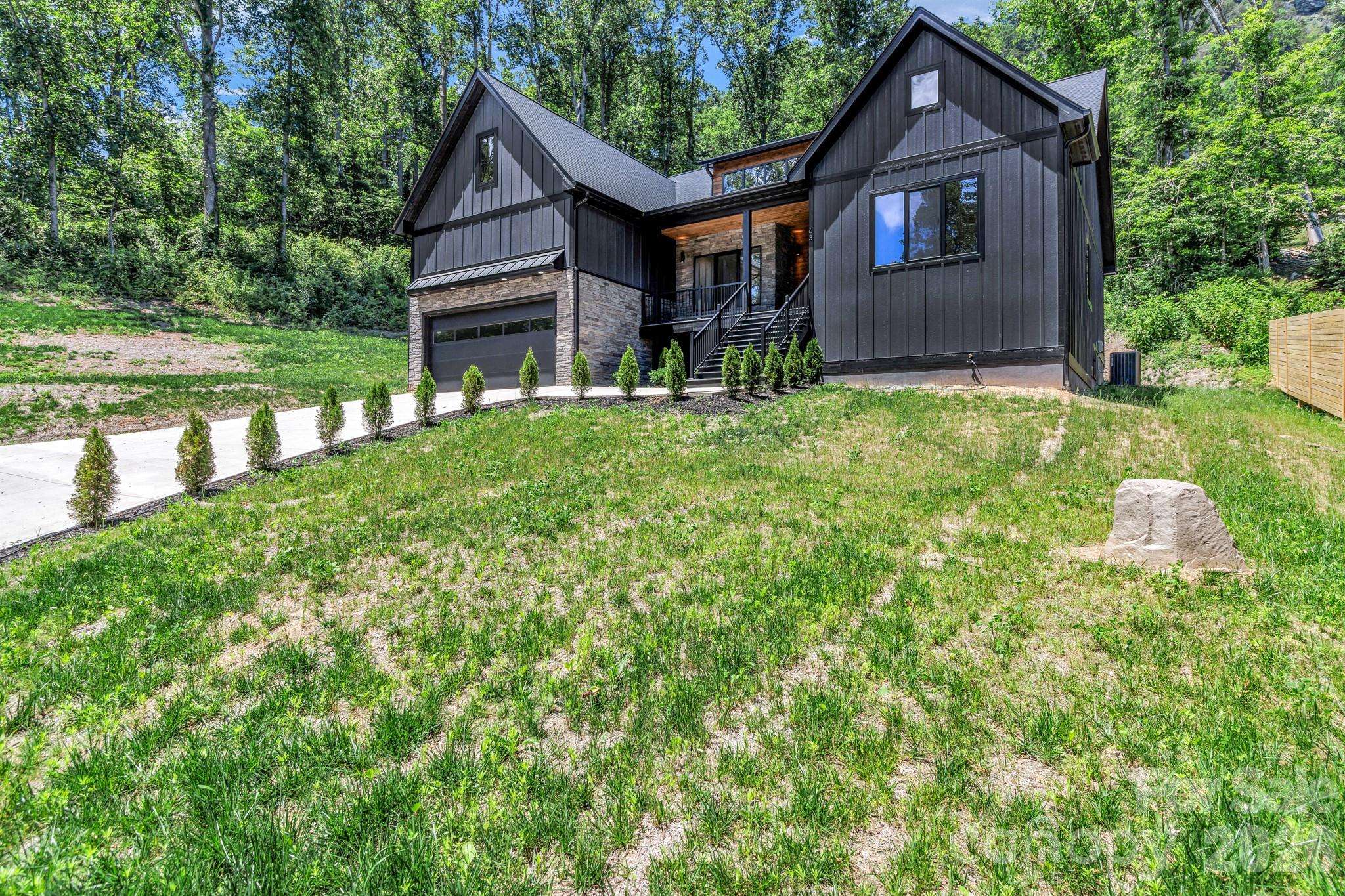 63 Winding Ridge RD, Fairview, NC 28730