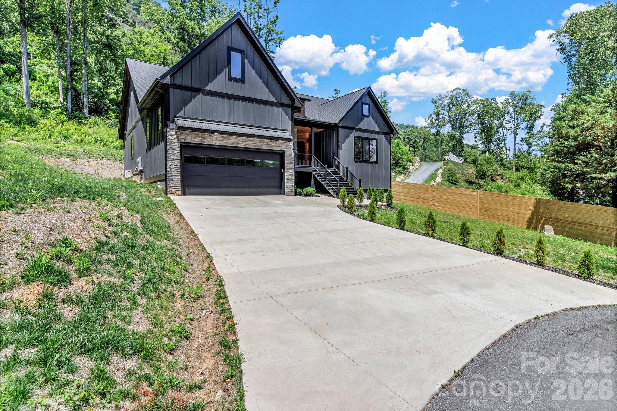 63 Winding Ridge RD, Fairview, NC 28730