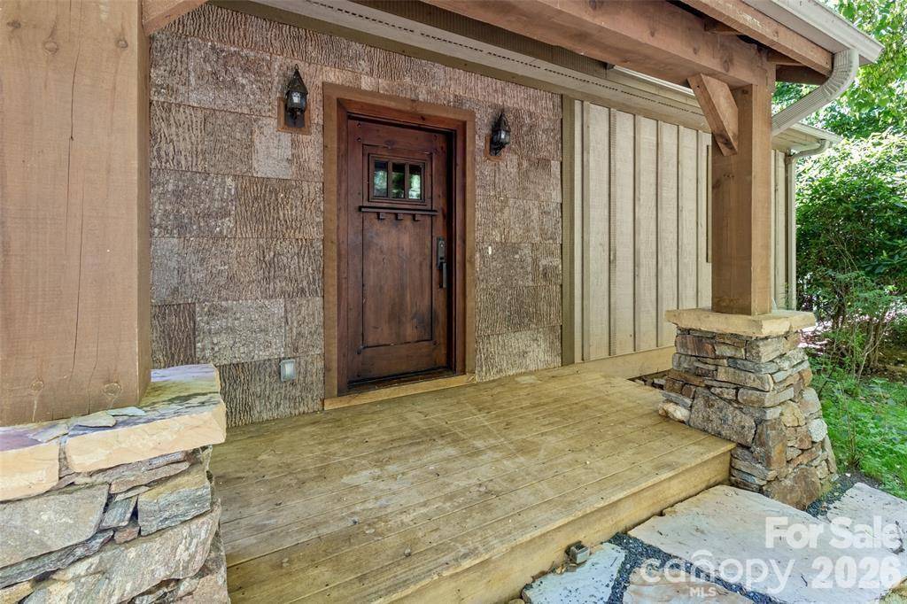 47 Falls Crossing RD, Burnsville, NC 28714