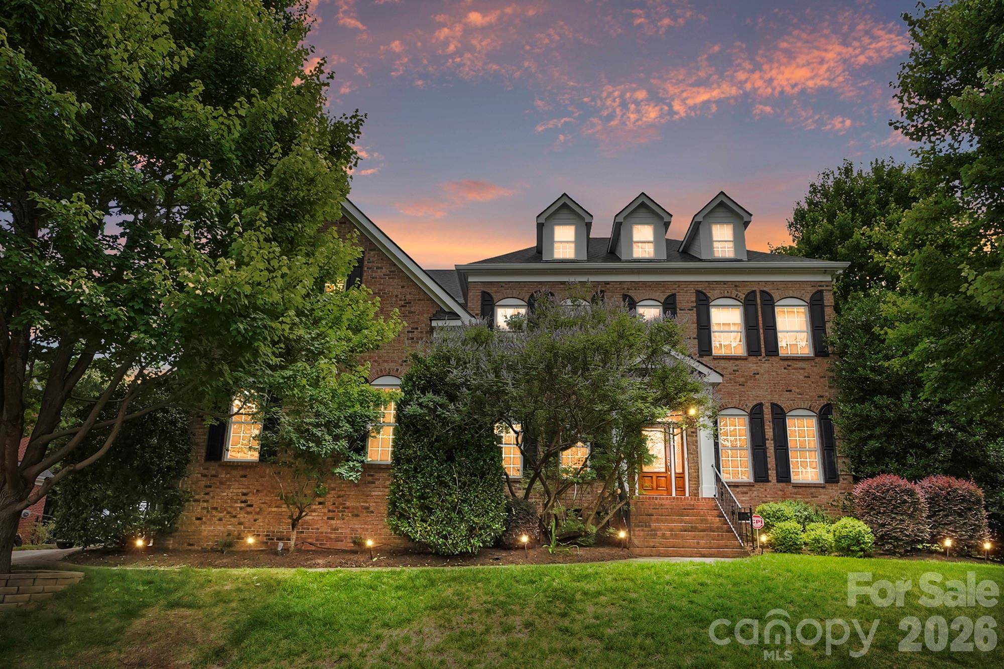 507 Five Leaf LN, Waxhaw, NC 28173