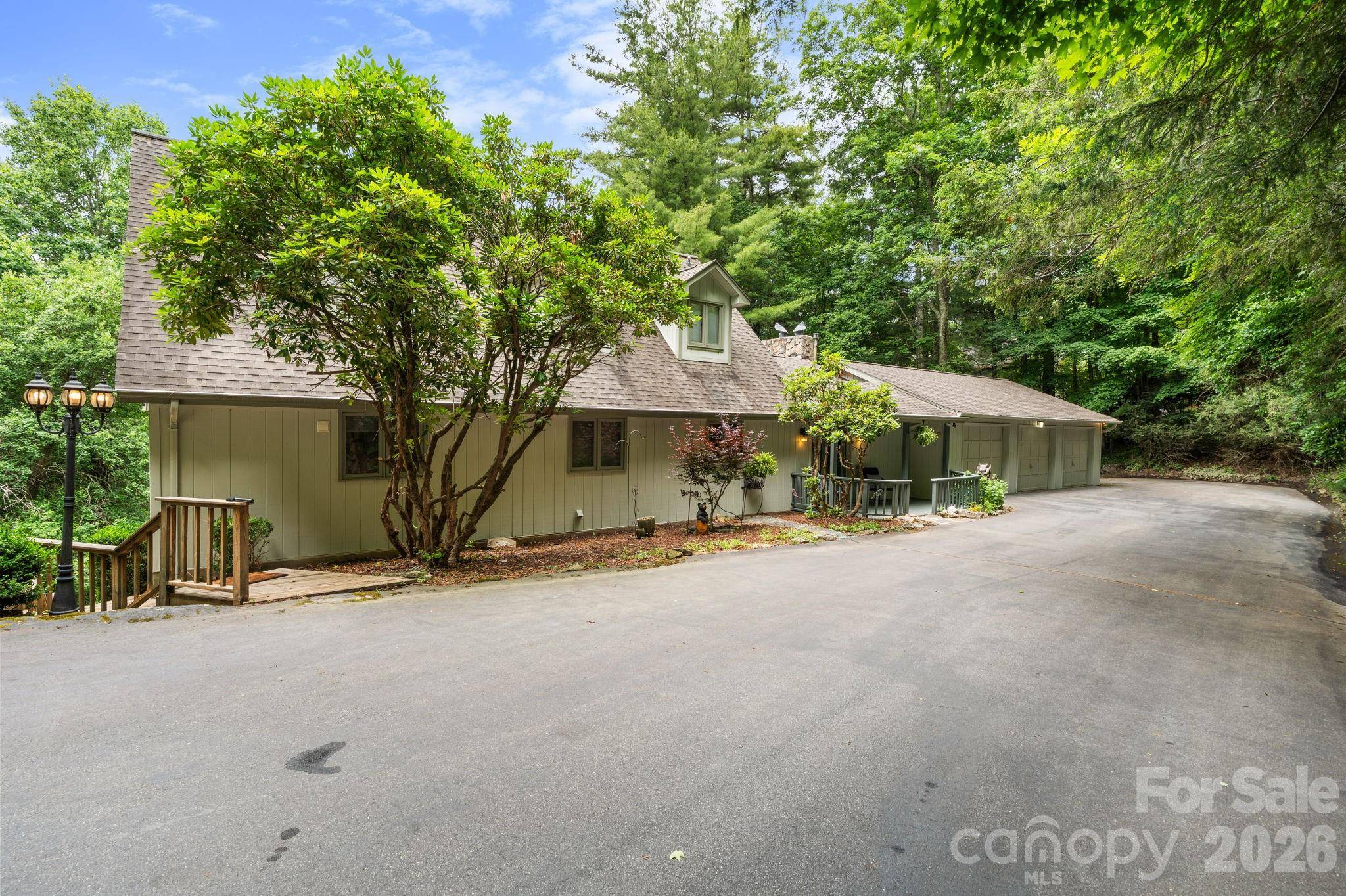 640 Knollwood DR, Boone, NC 28607